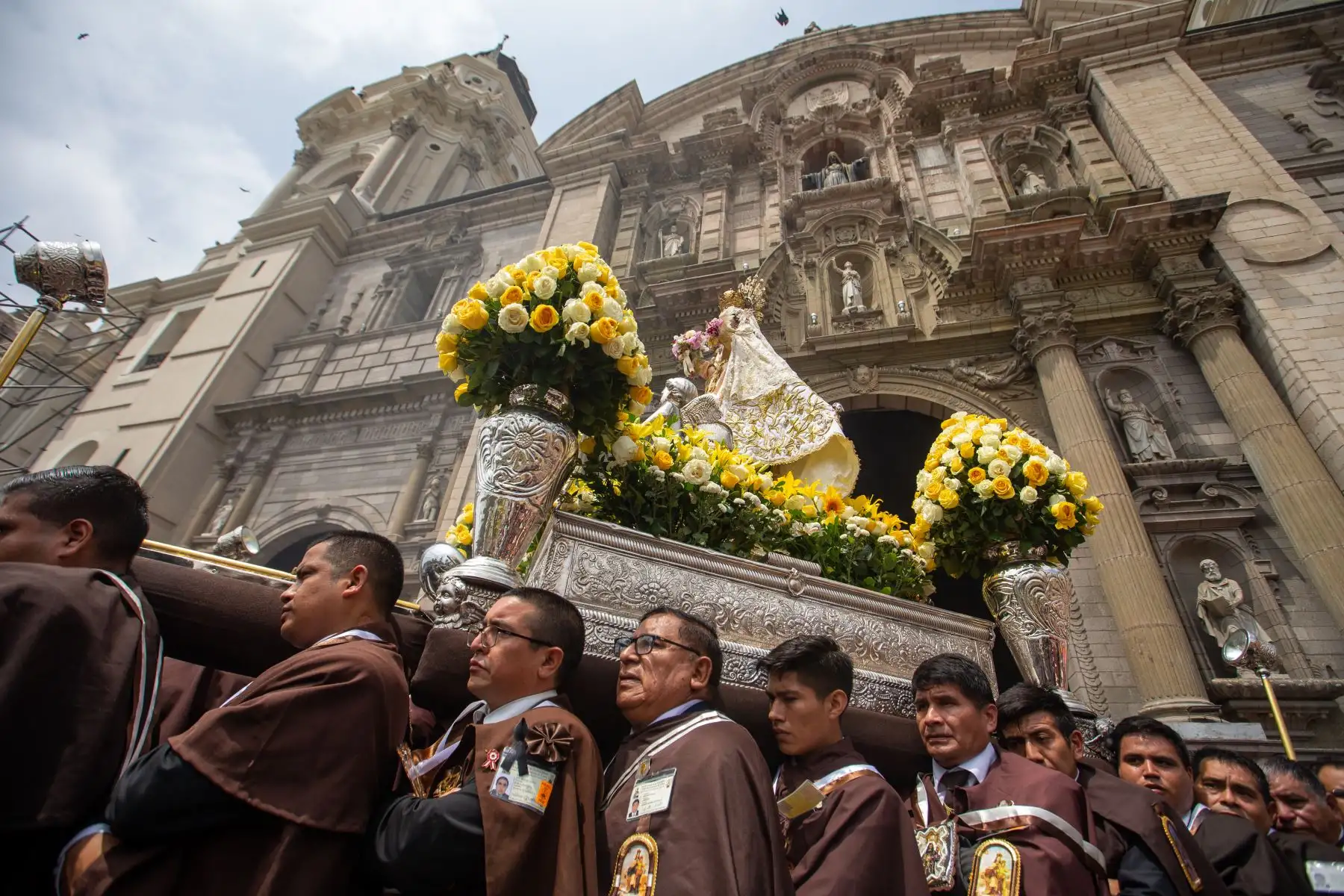 Este domingo de Resurección, salieron en procesión desde la Catedral, El Cristo Resucitado y Nuestra Señora de la Alegría. Foto: ANDINA/Tatiana Gamarra