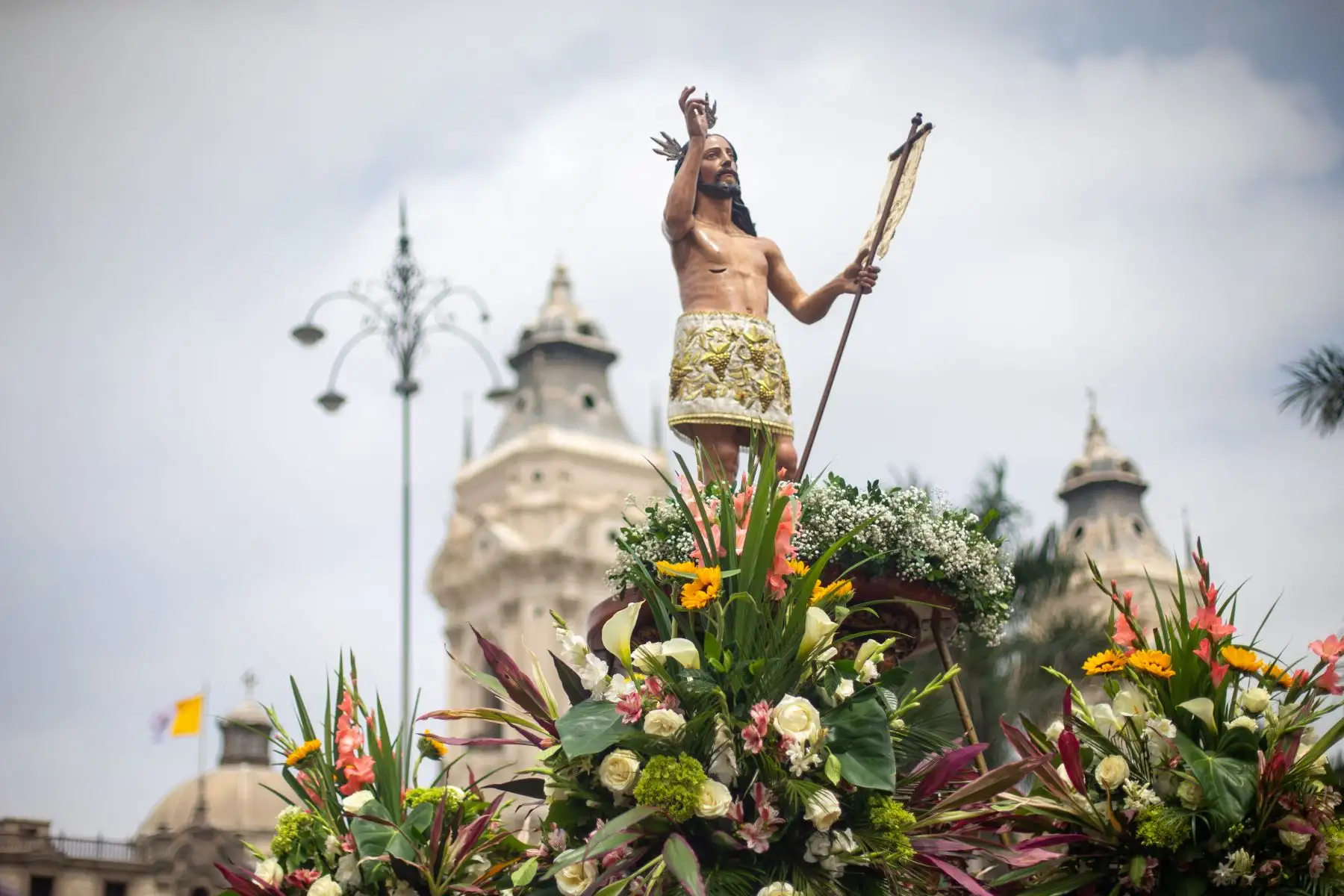 Este domingo de Resurección, salieron en procesión desde la Catedral, El Cristo Resucitado y Nuestra Señora de la Alegría. Foto: ANDINA/Tatiana Gamarra