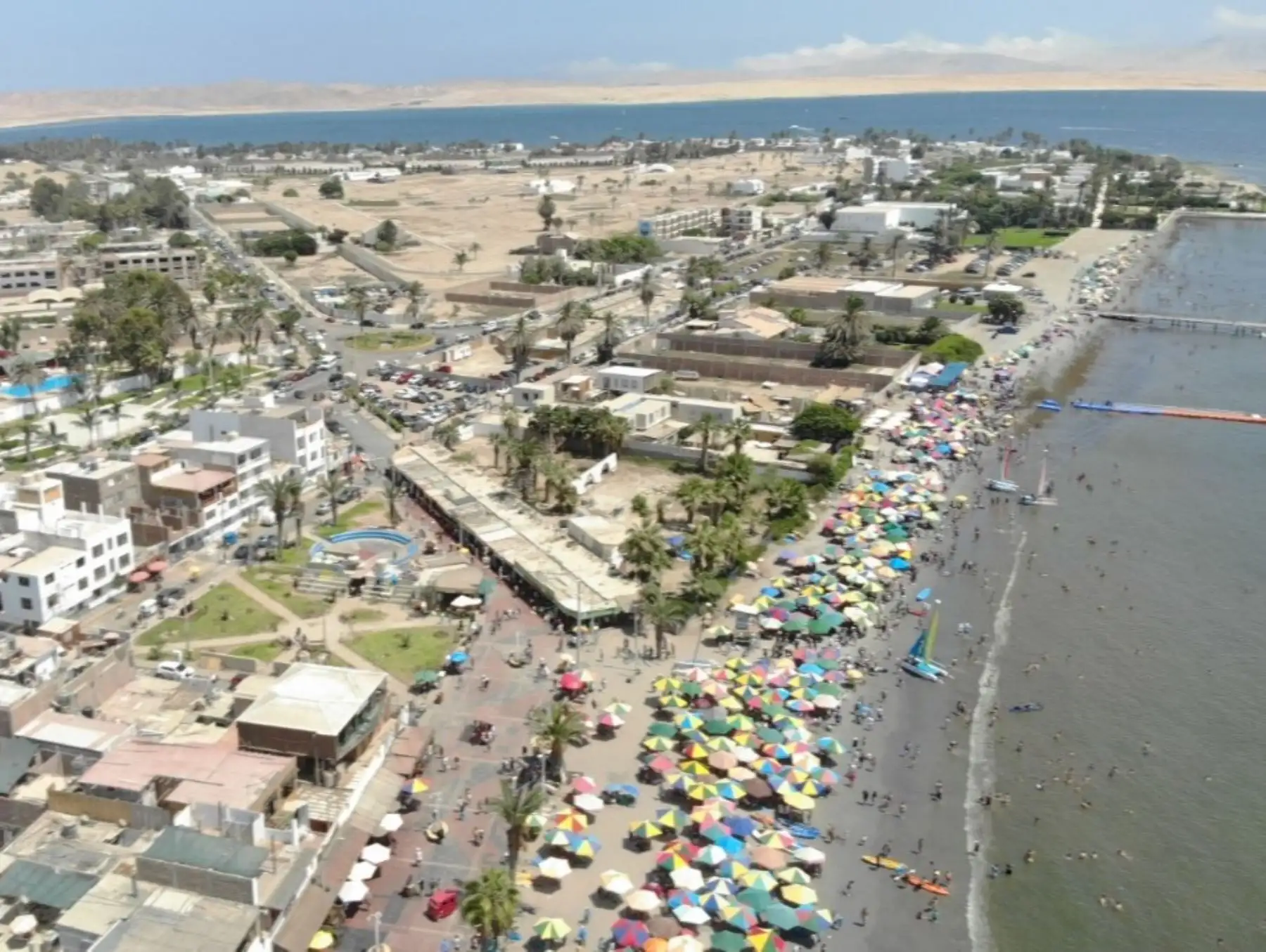 Con más de 68,000 visitantes, el balneario de Paracas registró un récord de visitante en el último feriado largo por Semana Santa.