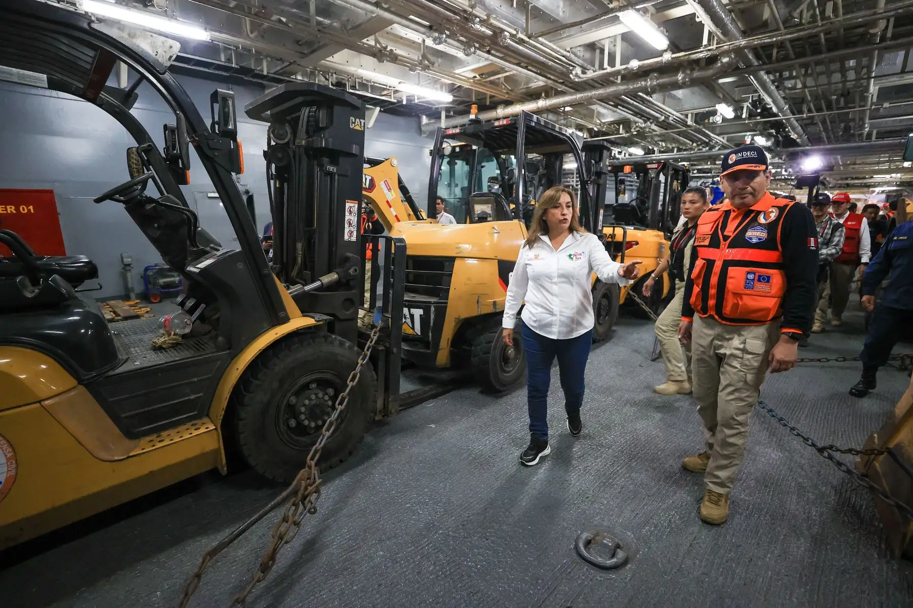 Presidenta Dina Boluarte inspeccionó zarpe del buque multipropósito B.A.P. Pisco, que trasladará ayuda humanitaria a las regiones Tumbes, Piura y Lambayeque. Foto: ANDINA/ Prensa Presidencia