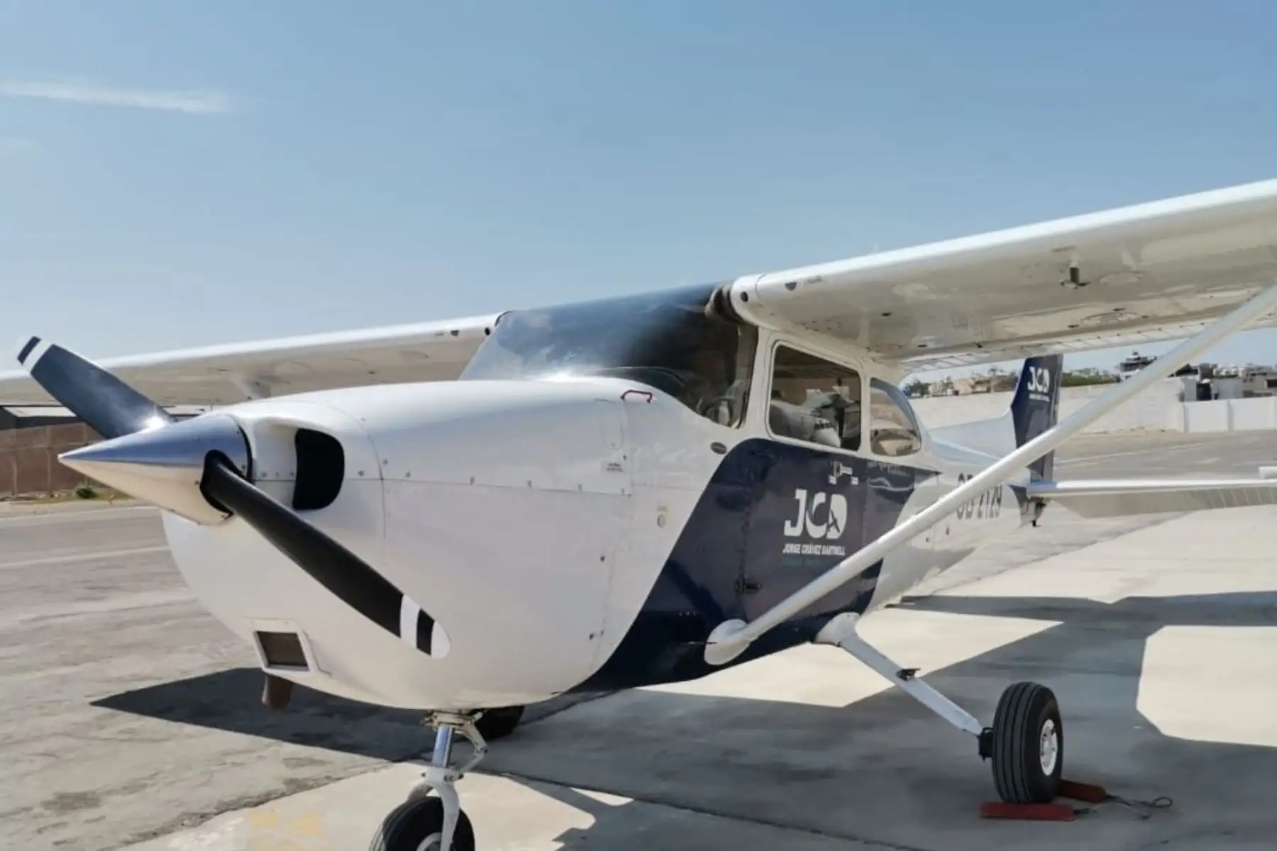 En operativo conjunto, el Ministerio Público y la Policía Nacional incautaron esta mañana siete avionetas de propiedad del actual alcalde de Cajamarca y excongresista Joaquín Ramírez. Foto: Difusión