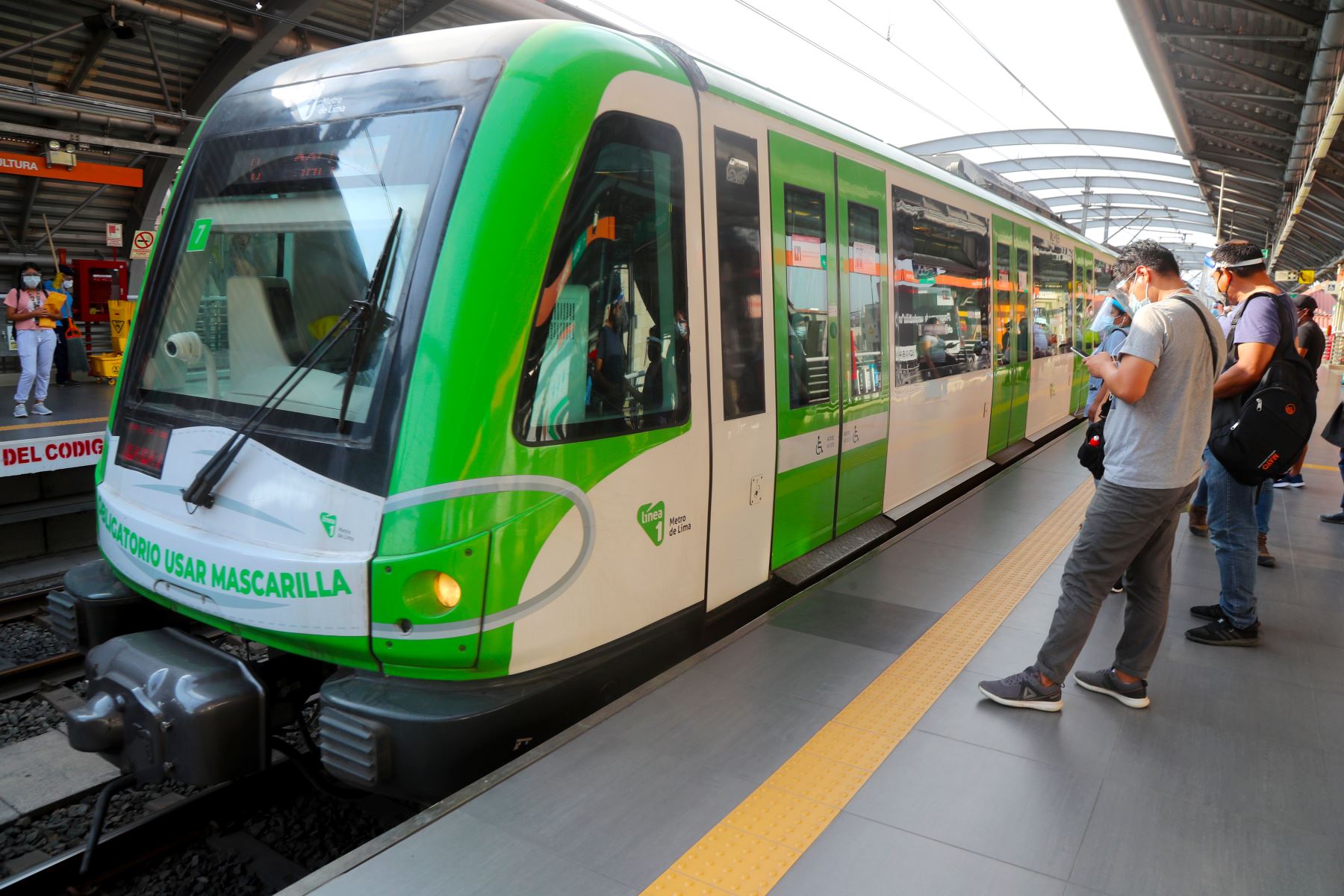 Línea 1 del Metro de Lima transporta a diario a más de medio millón de pasajeros entre Villa El Salvador y San Juan de Lurigancho. Foto:  ANDINA/archivo
