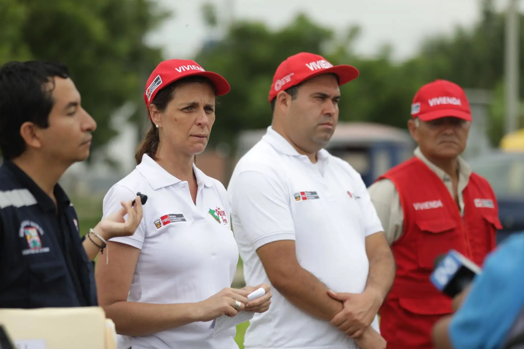 Ministra de Vivienda, Hania Pérez de Cuéllar hace entrega de 2 hidrojets adicionales para la región Piura, a fin de realizar la succión de aguas pluviales en las zonas más afectadas de la región ante la emergencias por lluvias intensas.
Foto: Ministerio de Vivienda