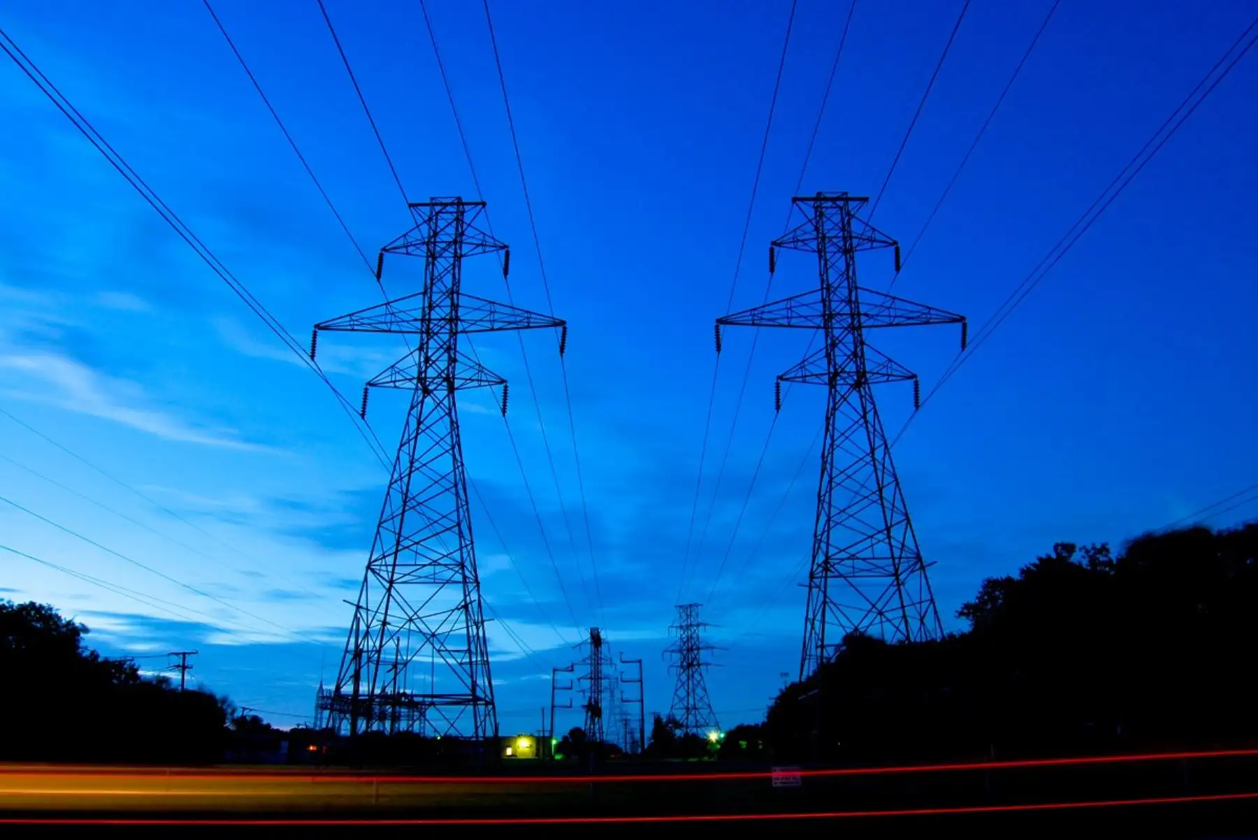 Líneas de transmisión de energía eléctrica. Cortesía