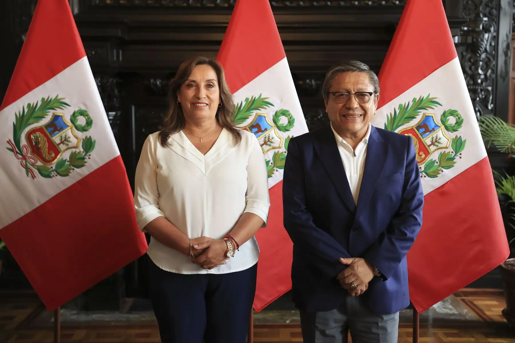 La presidenta Dina Boluarte se reunió con el gobernador regional del Callao, Ciro Castillo Rojo, a fin de viabilizar proyectos para mejorar la infraestructura en salud y educación en favor de los chalacos. También abordaron temas de seguridad y turismo, con miras a consolidar el desarrollo integral del primer puerto.
Foto: ANDINA/Presidencia Perú