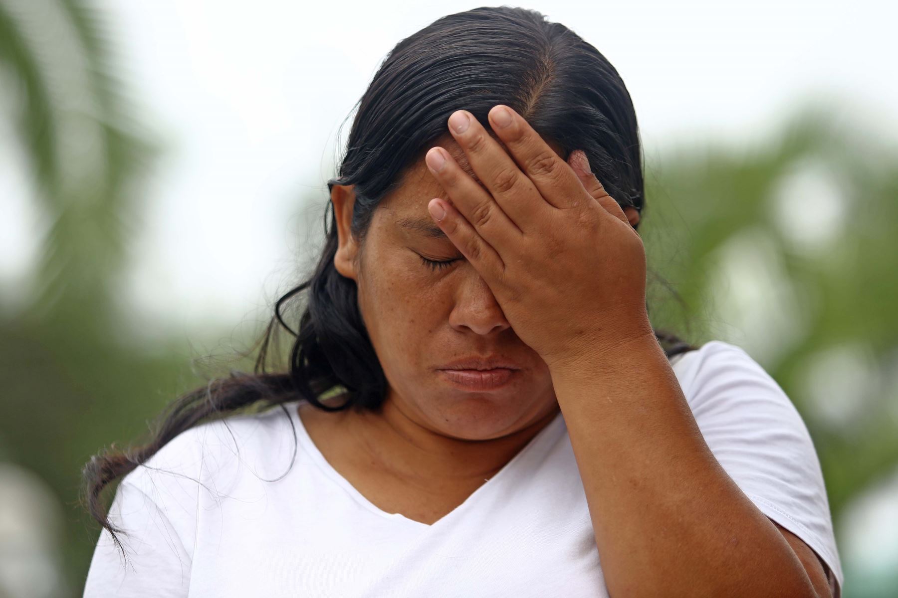 Cinthya Machare, madre de la joven Katherine Gómez, pidió que se dicte pronto cadena perpetua para el venezolano Sergio Tarache, quien le prendió fuego a su hija en la plaza Dos de Mayo, en el Cercado de Lima. Foto: ANDINA/Ricardo Cuba