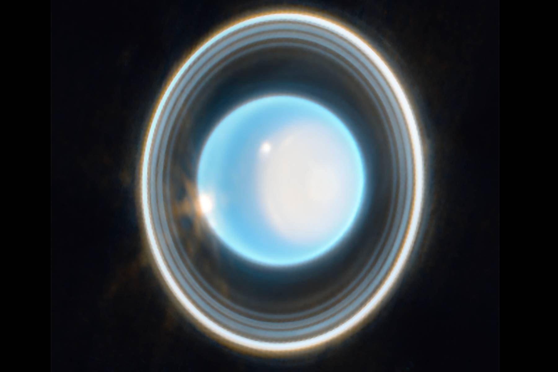 Urano tiene 13 anillos conocidos y 11 de ellos son visibles en esta imagen inédita del Webb. Foto: NASA