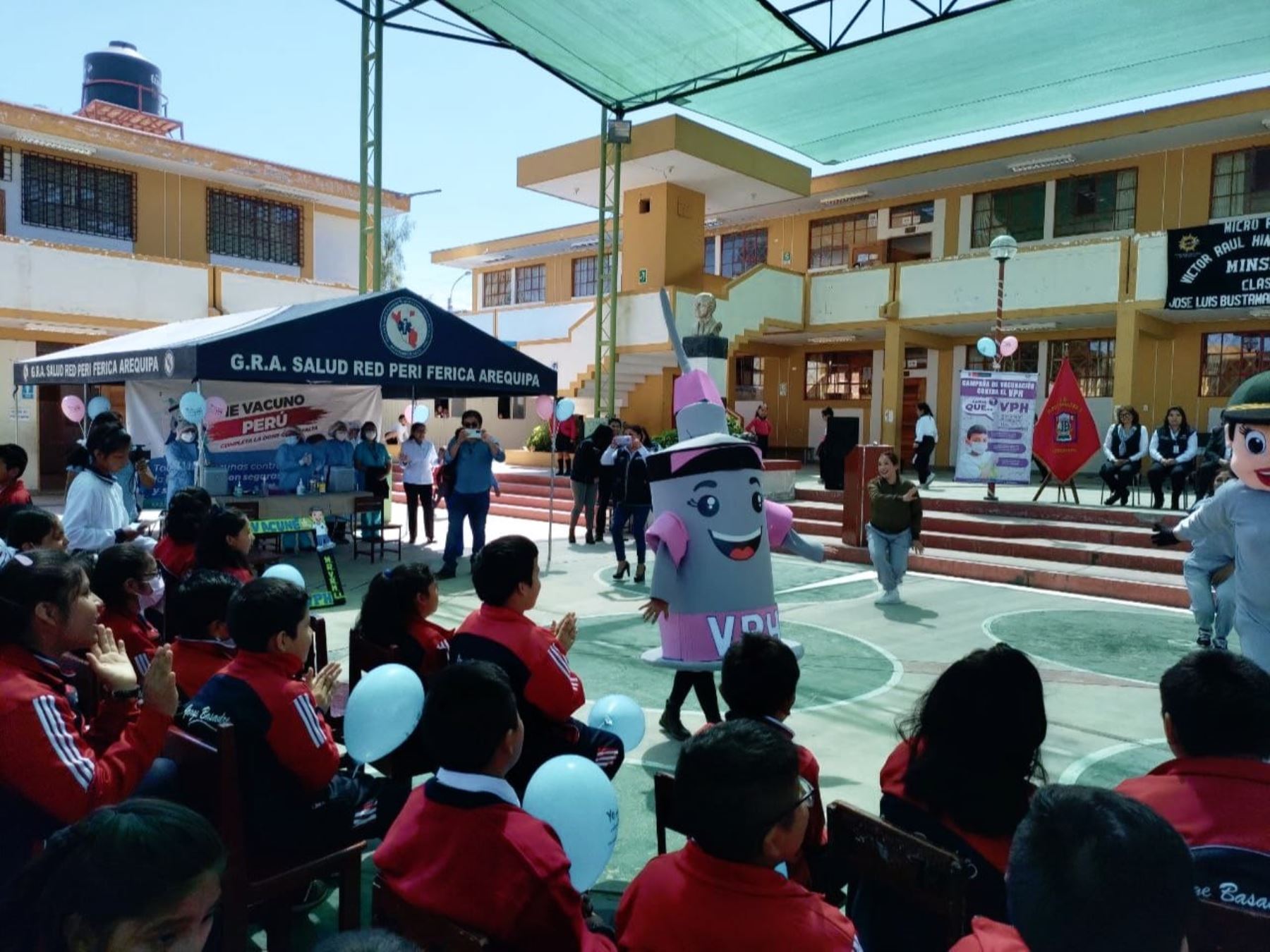 Gerencia Regional de Salud de Arequipa inició campaña para aplicar vacuna contra el virus del papiloma humano a más de 35,000 niños.