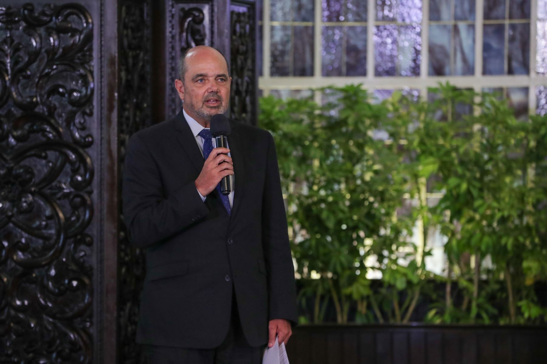 El ministro de Comercio y Turismo, Luis Fernando Helguero Gonzáles, expuso las acciones que ha desarrollado su sector en estos 120 días de gestión de gobierno. ANDINA/ PCM.