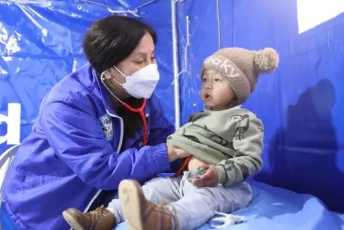 Presidente ejecutivo de EsSalud, Arturo Orellana Vicuña, visitó los lugares donde se lleva a cabo esta campaña y destacó el despliegue de profesionales de la salud para llegar a todos los peruanos.