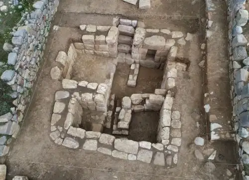 Arqueólogos peruanos hallaron un segundo baño del Inca en la zona arqueológica de Huánuco Pampa, región Huánuco, informó el Ministerio de Cultura.
