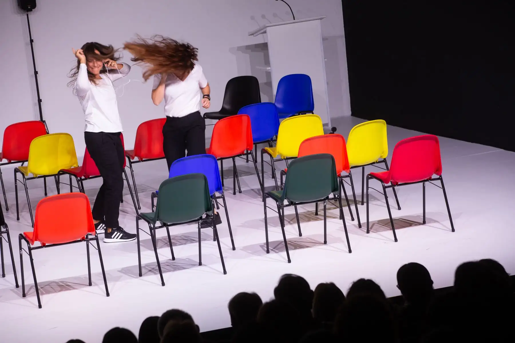 Se trata de un drama intenso acerca del encuentro inesperado que marca la vida de dos hermanas, interpretadas por Lucía Caravedo y Denise Arregui. Foto: ANDINA/Tatiana Gamarra