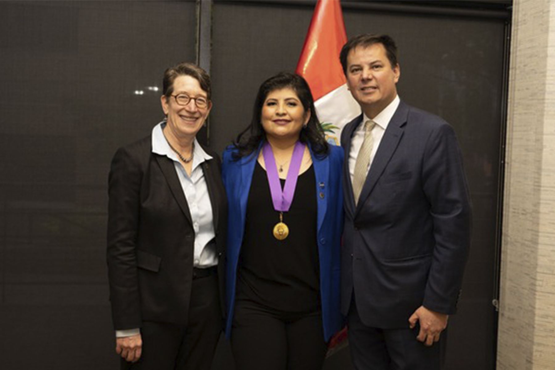 Aracely Quispe, la peruana que se desempeña como ingeniera astronáutica de la NASA y que en el 2021 participó de la misión de lanzamiento del telescopio espacial James Webb, ha sido galardonada con el grado de Comendador en la Orden al Mérito por Servicios Distinguidos por parte del Estado peruano.