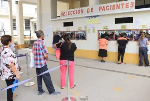 El horario de atención de los servicios de citas y consultorios externos de los hospitales Belén y Regional Docente de Trujillo se amplió también por las tardes, a fin de atender la alta demanda de pacientes que se ha incrementado tras las lluvias de marzo, como parte de los desafíos trazados por la Gerencia Regional de Salud de La Libertad.