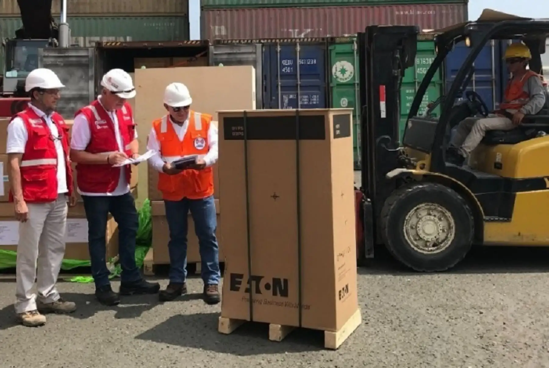 La Autoridad para la Reconstrucción con Cambios (ARCC) adquirió dos radares meteorológicos como parte del proyecto del Sistema de Alerta Temprana (SAT). Estos equipos ya fueron desaduanados y permitirán monitorear y estimar lluvias intensas e inundaciones en las principales cuencas de los ríos de Tumbes a Ica.