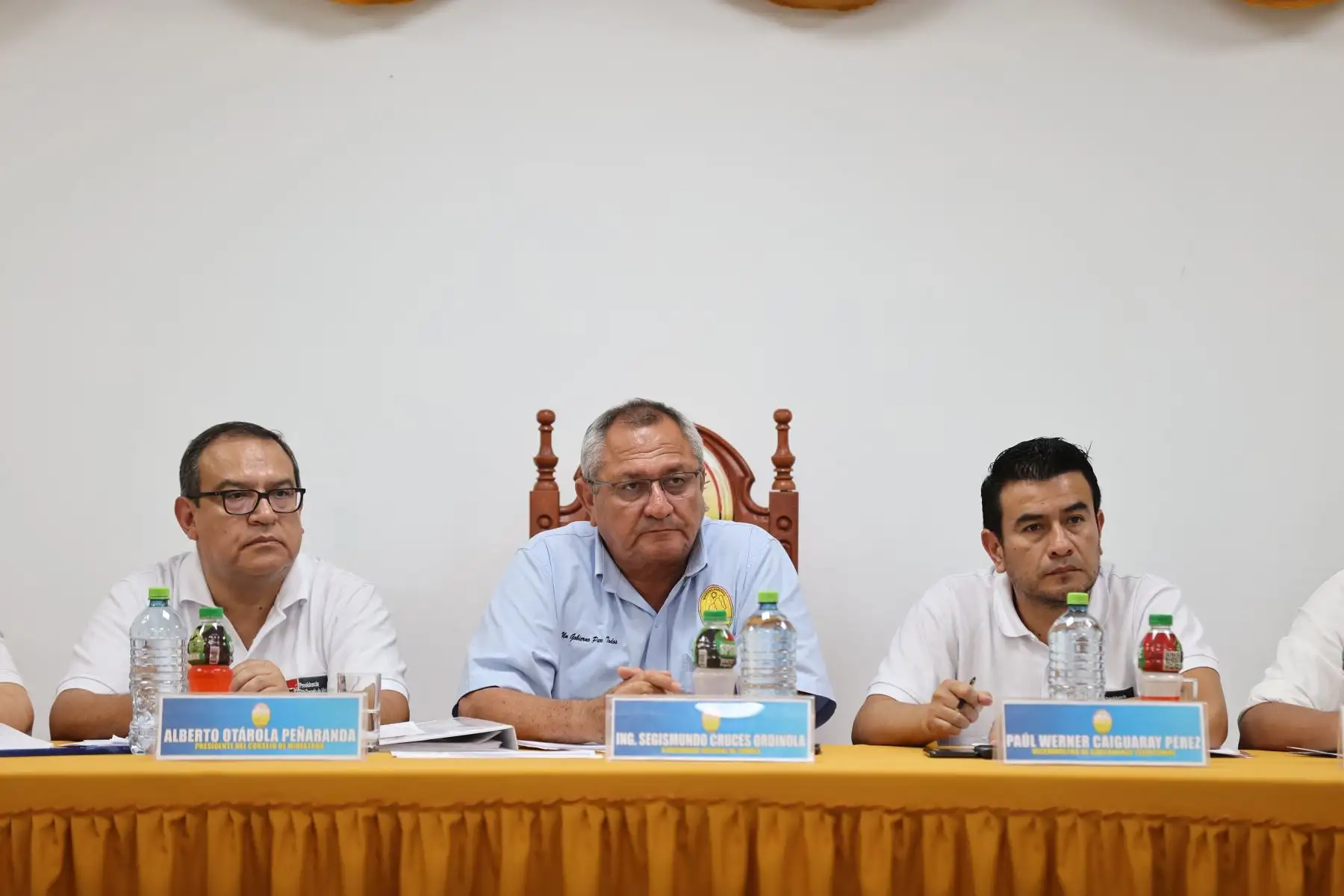 El presidente del Consejo de Ministros, Alberto Otárola Peñaranda, arribó a Tumbes para sostener una reunión con autoridades de la región sobre las medidas que permitan seguir atendiendo a la población damnificada por las intensas lluvias. 
Foto: ANDINA/PCM