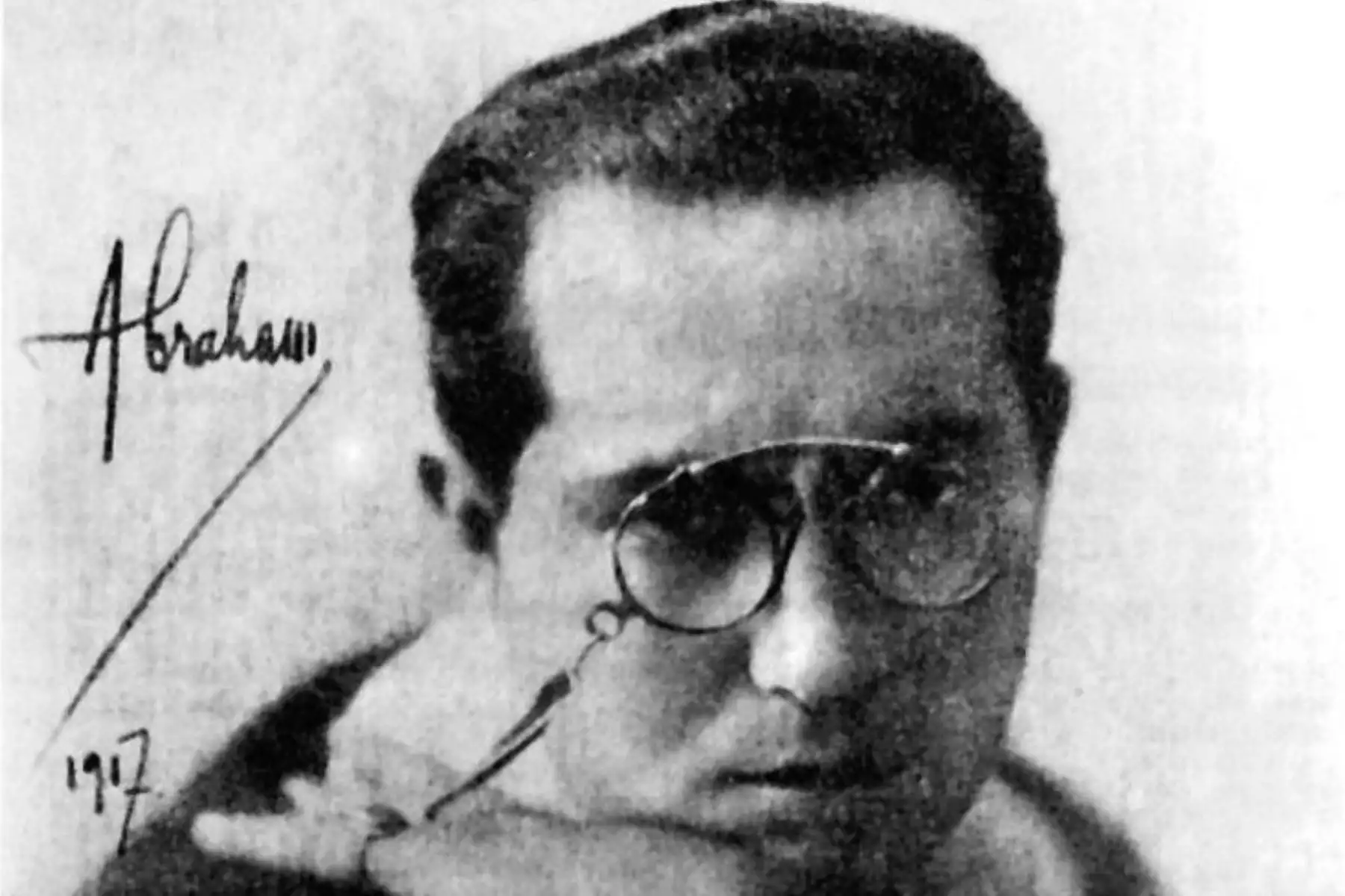 Abraham Valdelomar cursó estudios en la Universidad Nacional Mayor de San Marcos y destacó como escritor, periodista y figura clave de la narrativa peruana de inicios del siglo XX. Su obra “El caballero Carmelo” es considerada uno de los cuentos más representativos de la literatura peruana. Foto: Archivo Histórico de El Peruano.
