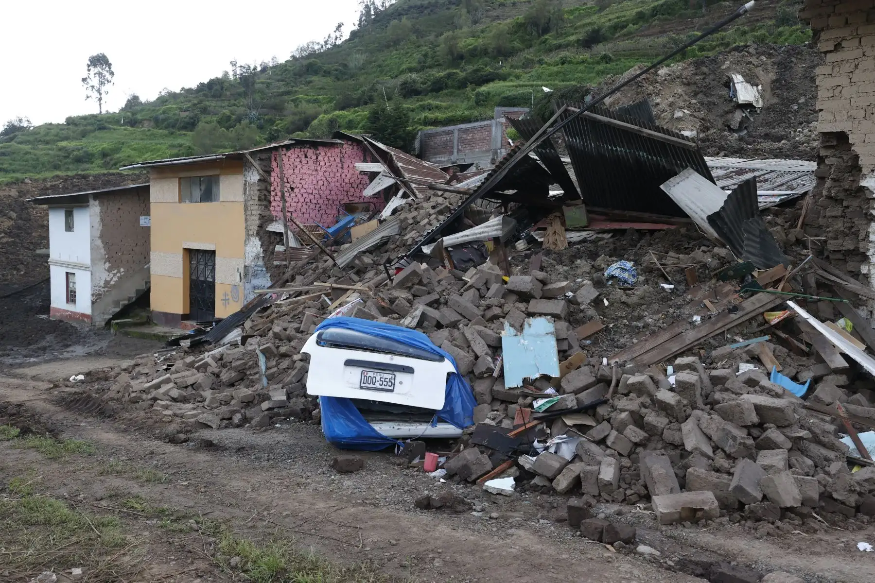 Hoy se retomaron las labores de búsqueda de los 5 desaparecidos en el poblado La Perla Chaupi. Foto: ANDINA/Vidal Tarqui