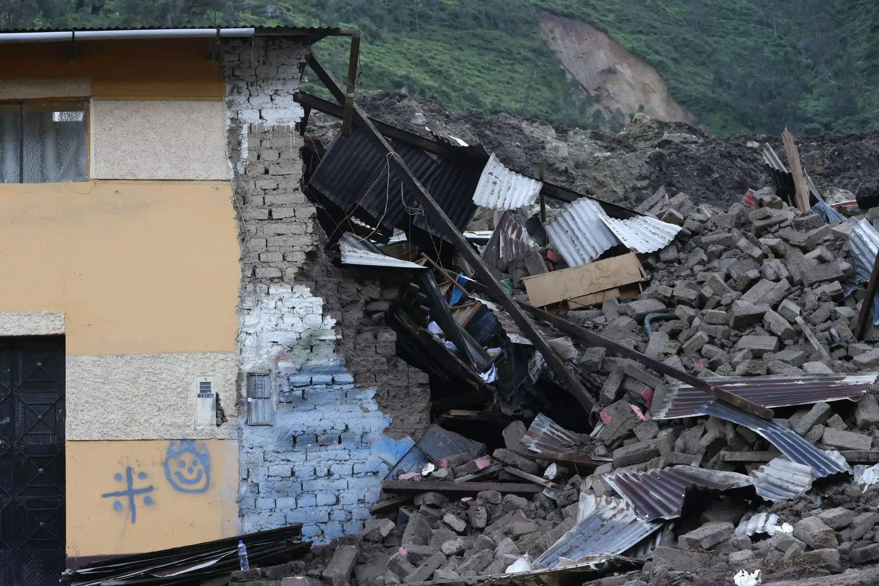 Hoy se retomaron las labores de búsqueda de los 5 desaparecidos en el poblado La Perla Chaupi. Foto: ANDINA/Vidal Tarqui
