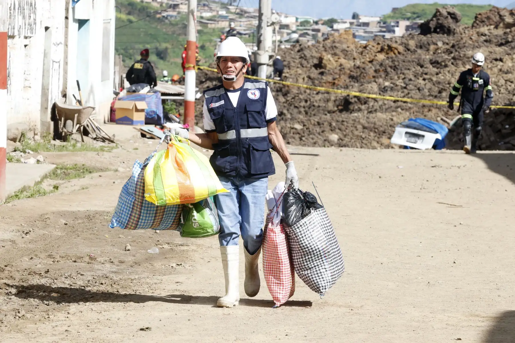 Hoy se retomaron las labores de búsqueda de los 5 desaparecidos en el poblado La Perla Chaupi. Foto: ANDINA/Vidal Tarqui