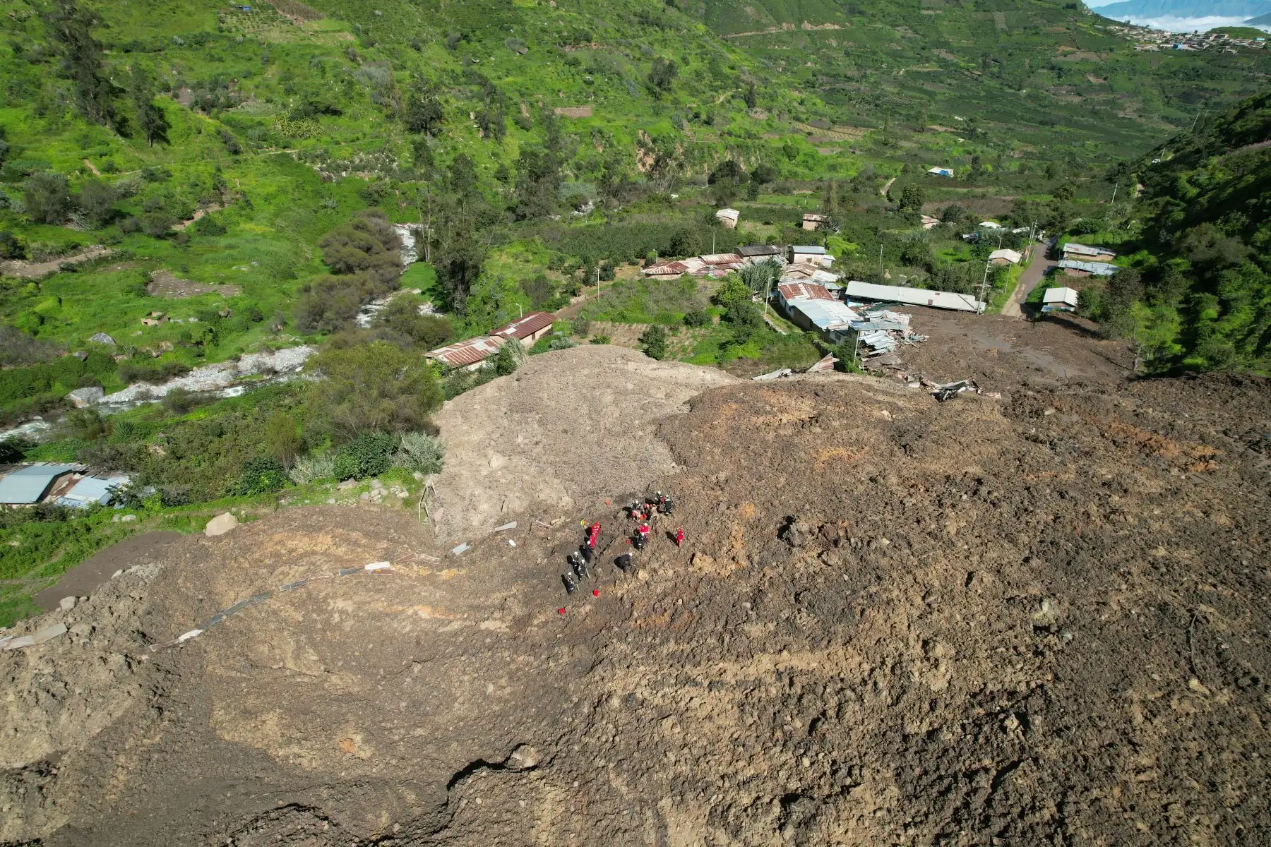 Hoy se retomaron las labores de búsqueda de los 5 desaparecidos en el poblado La Perla Chaupi. Foto: ANDINA/Braian Reyna