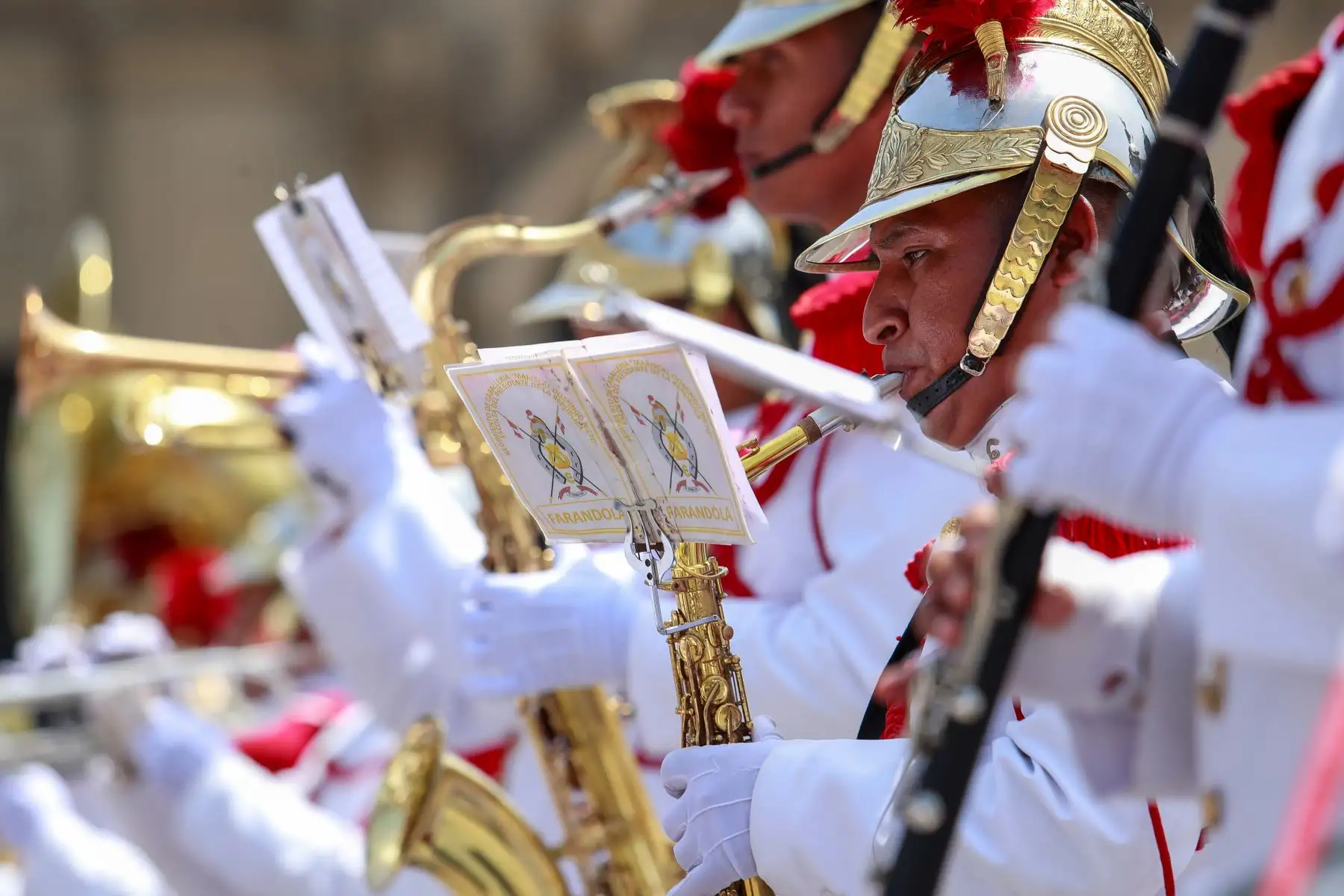 El cambio de guardia es una de las actividades más representativas en el Palacio de Gobierno del Perú, una tradición que se vuelve un espectáculo para quienes pasean por la Plaza de Armas limeña al medio día.

Foto: ANDINA/Prensa Presidencia
