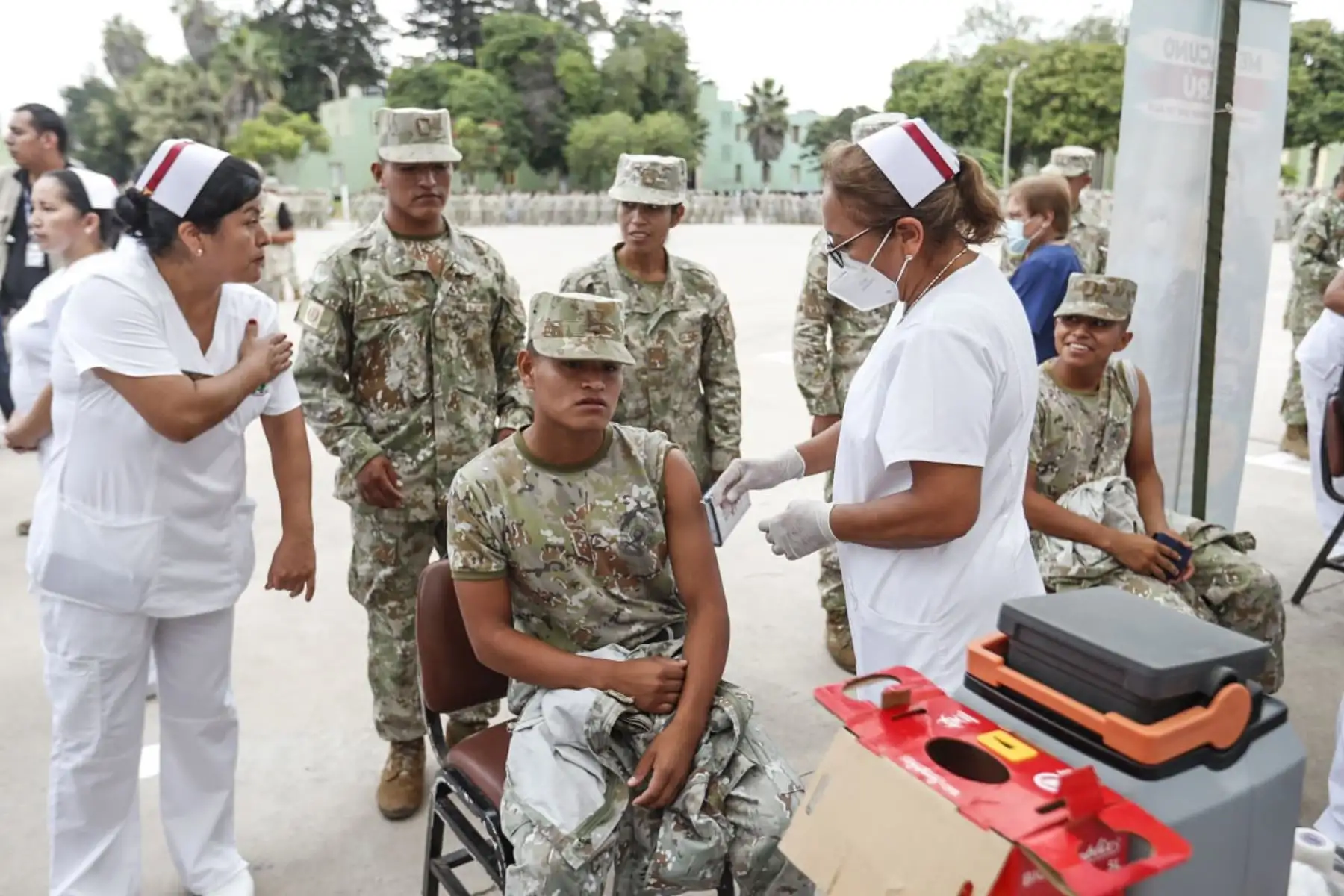 Para la actividad se contó con 9 brigadas de vacunación de la Diris Lima sur y del Policlínico del Ejército. Foto: ANDINA/ Daniel Bracamonte