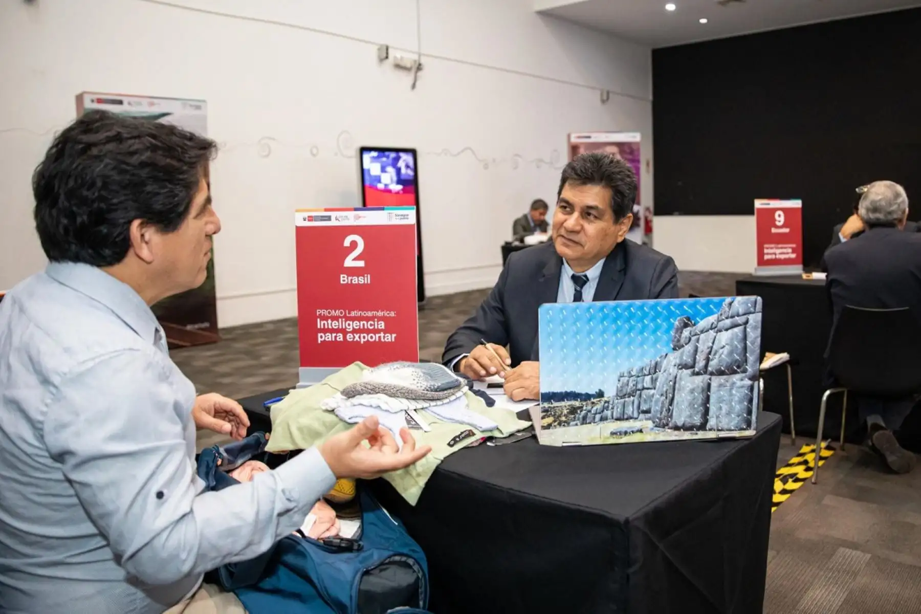 La asesoría de las Oficinas Comerciales en el Exterior  de Promperú, brindan información valiosa para las empresas exportadoras peruanas. Foto: Cortesía.