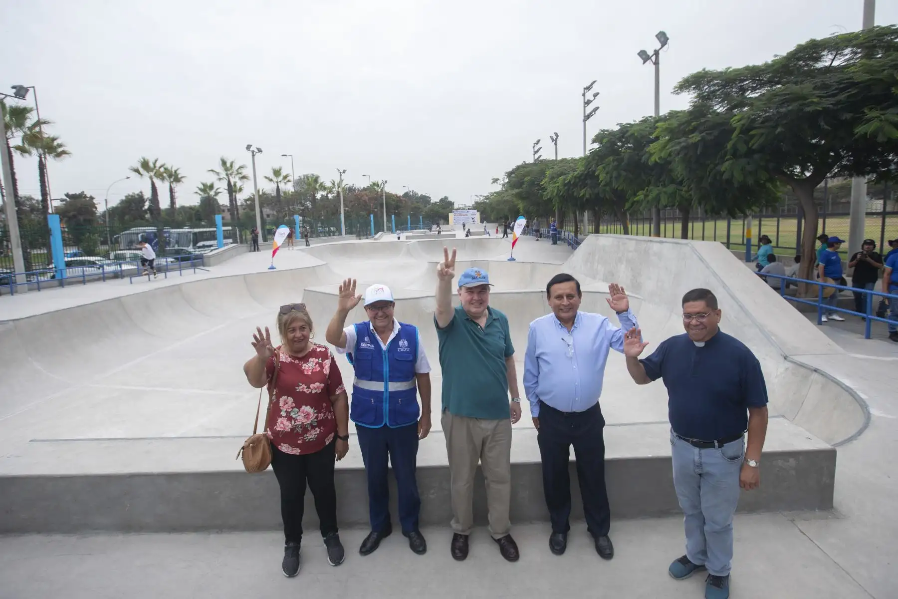 De la ceremonia de inauguración participaron el alcalde Rafael López Aliaga y el presidente del Consejo Directivo del Servicio de Parques, Luis Molina. Foto: ANDINA/Municipalidad de Lima