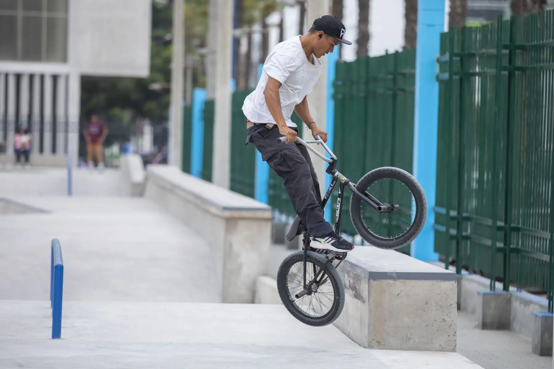 El skatepark cuenta con rampas, un volcán central en la zona de calle, cajas, barandas, entre otros para la práctica del skate, BMX, freestyle y patines en línea. Foto: ANDINA/Municipalidad de Lima