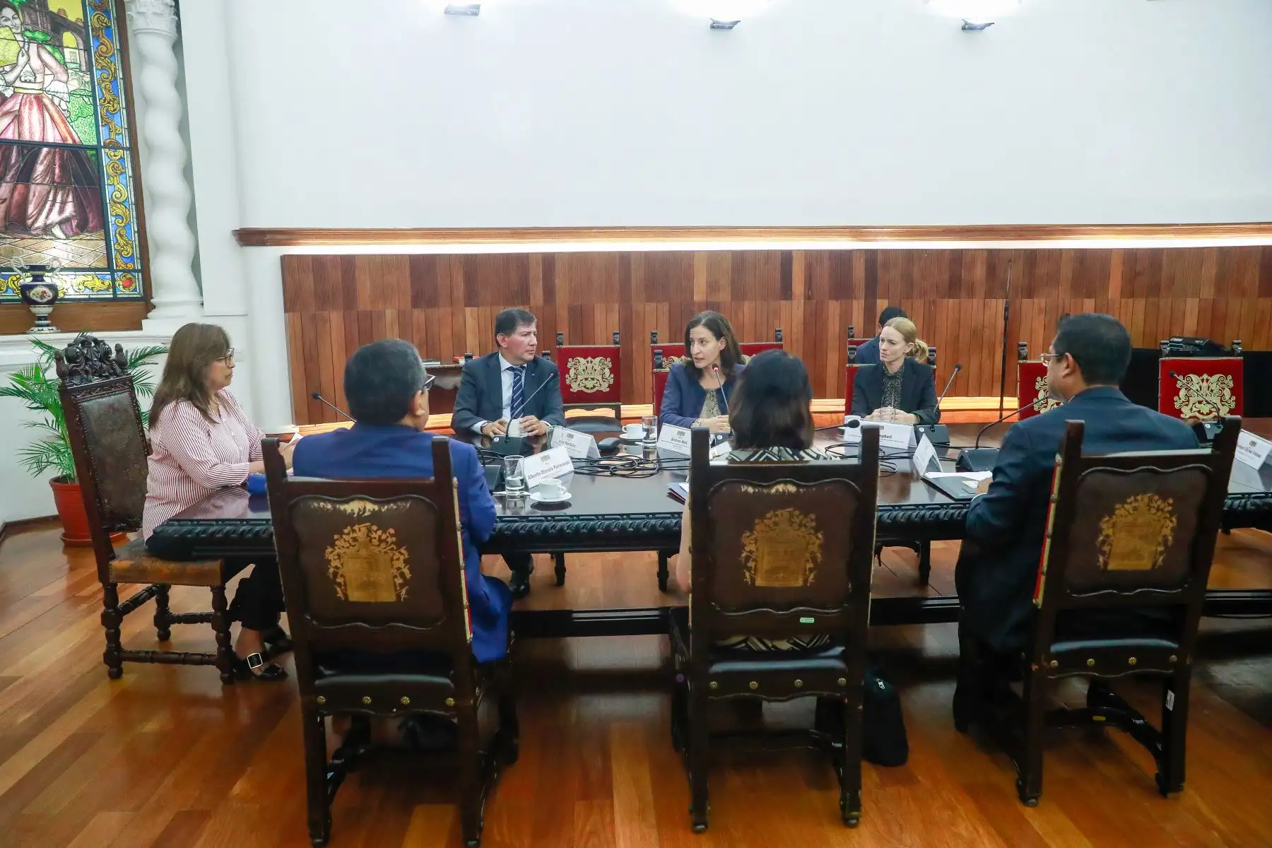 La presidenta de la República, Dina Boluarte,acompañada por el presidente del Consejo de Ministros, Alberto Otárola y la ministra de Relaciones Exteriores, Ana Cecilia Gervasi, sostuvo el día de hoy una reunión con representantes de la Naciones Unidas en Palacio de Gobierno. 
Foto: ANDINA/Presidencia Perú