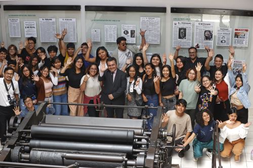 Estudiantes de la Escuela de Comunicaciones de Cibertec visitaron el Museo Gráfico de Editora Perú como parte del programa Vive Andina. Foto: ANDINA/Vidal Tarqui