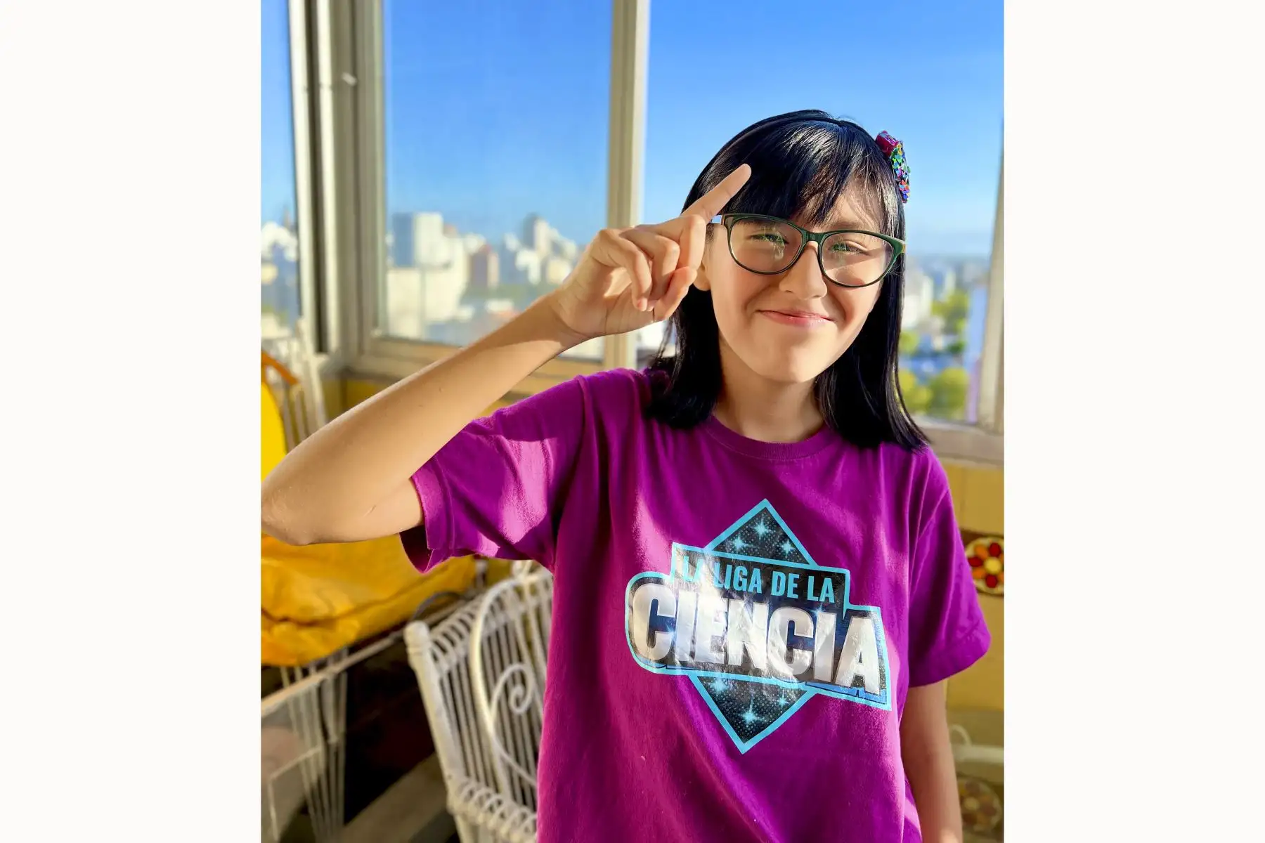 La carismática niña arequipeña de 12 años, Mileva Leonor Huaraca Llica, difunde ciencia en sus redes sociales Mivi Space, donde ya ha impactando a sus más de 140 mil seguidores con sus creativos y entretenidos videos. Foto: @mivispace