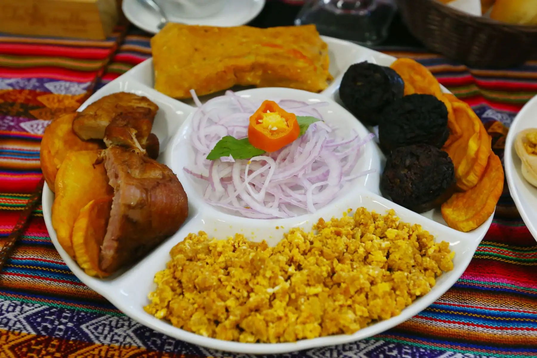 Pequeños empresarios, presentan el llamado desayuno en el lanzamiento de la  Semana Turística que se realizará en la provincia de Huaura.
Foto: ANDINA/Eddy Ramos