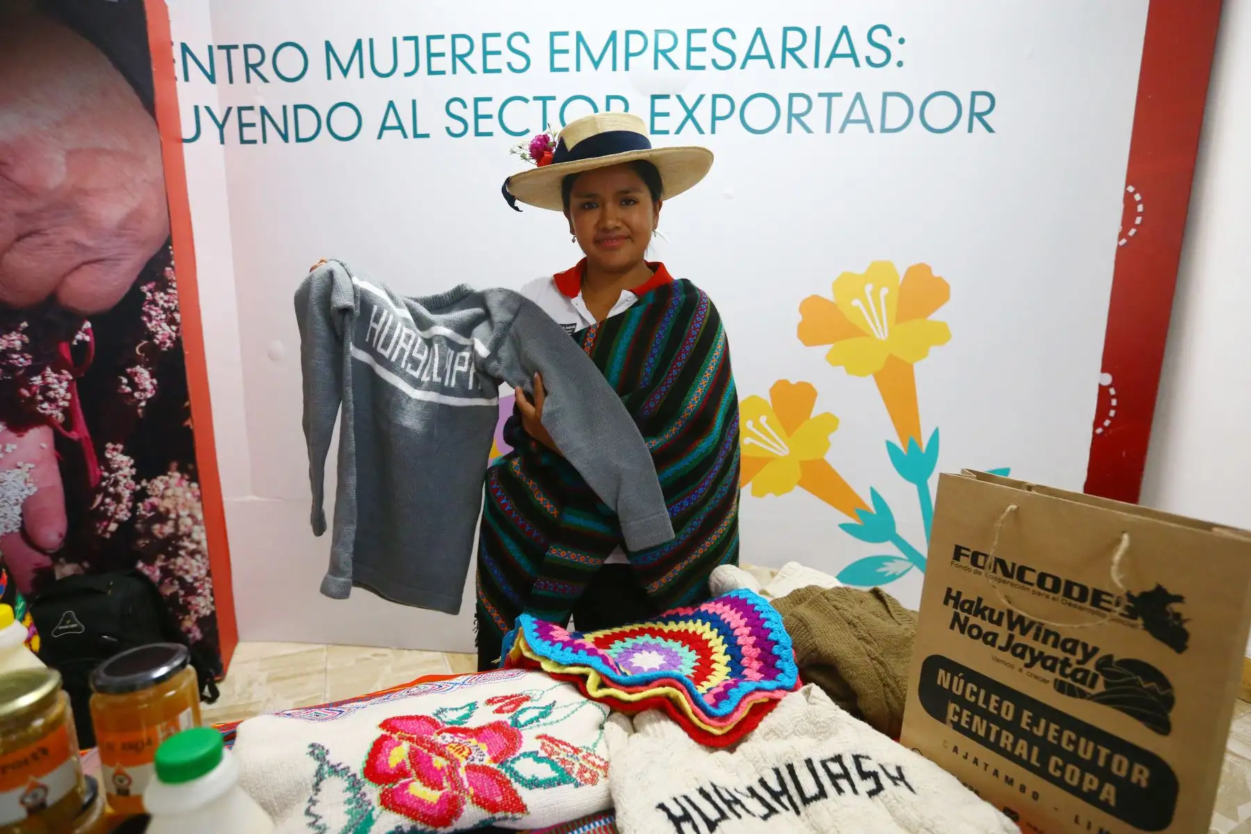 Artesanas de Huaura, participan en el  lanzamiento de la semana turística en la provincia de Huaura. El objetivo es difundir, los atractivos turísticos de la zona.
Foto: ANDINA/Eddy Ramos