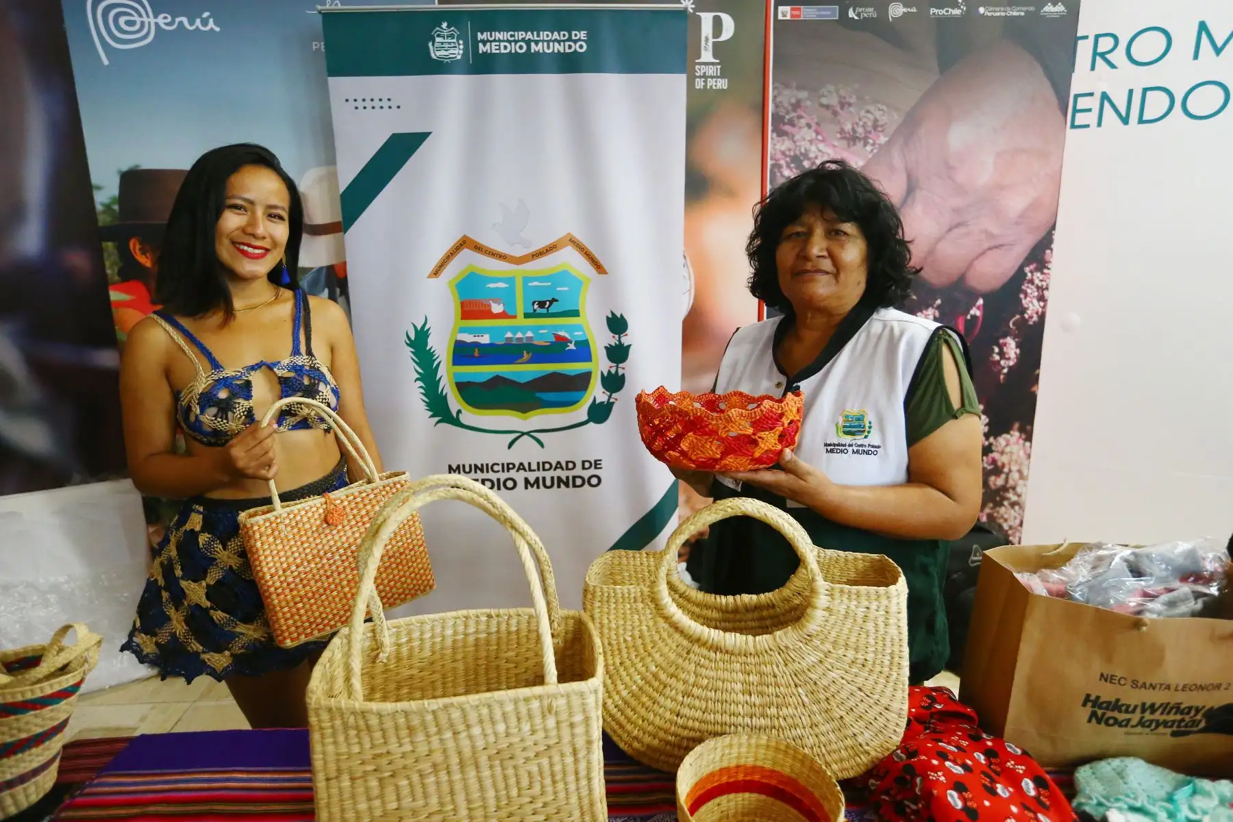 Artesanas de Huaura, participan en el  lanzamiento de la semana turística en la provincia de Huaura. El objetivo es difundir, los atractivos turísticos de la zona.
Foto: ANDINA/Eddy Ramos