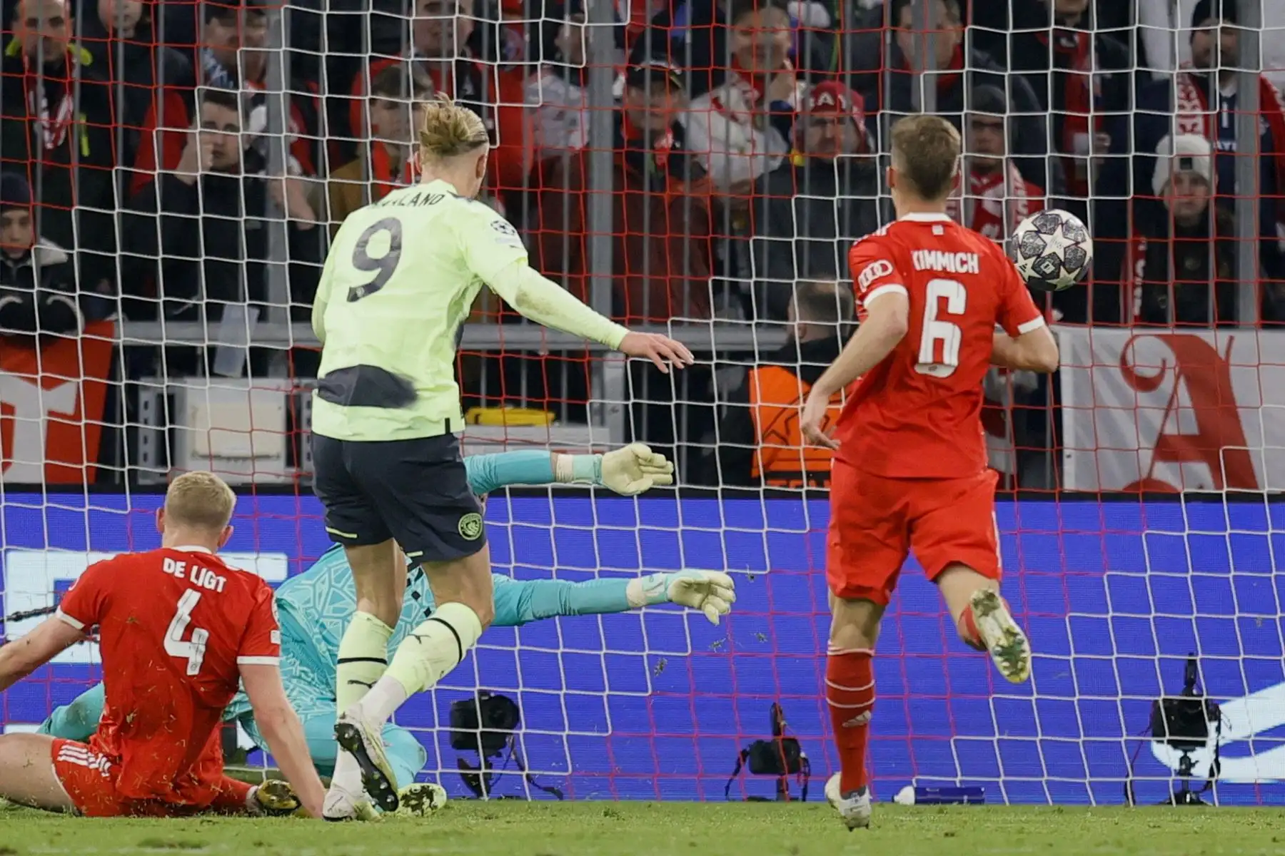 Erling Haaland del Manchester City anota el gol de apertura durante los cuartos de final de la Liga de Campeones de la UEFA.
Foto: EFE