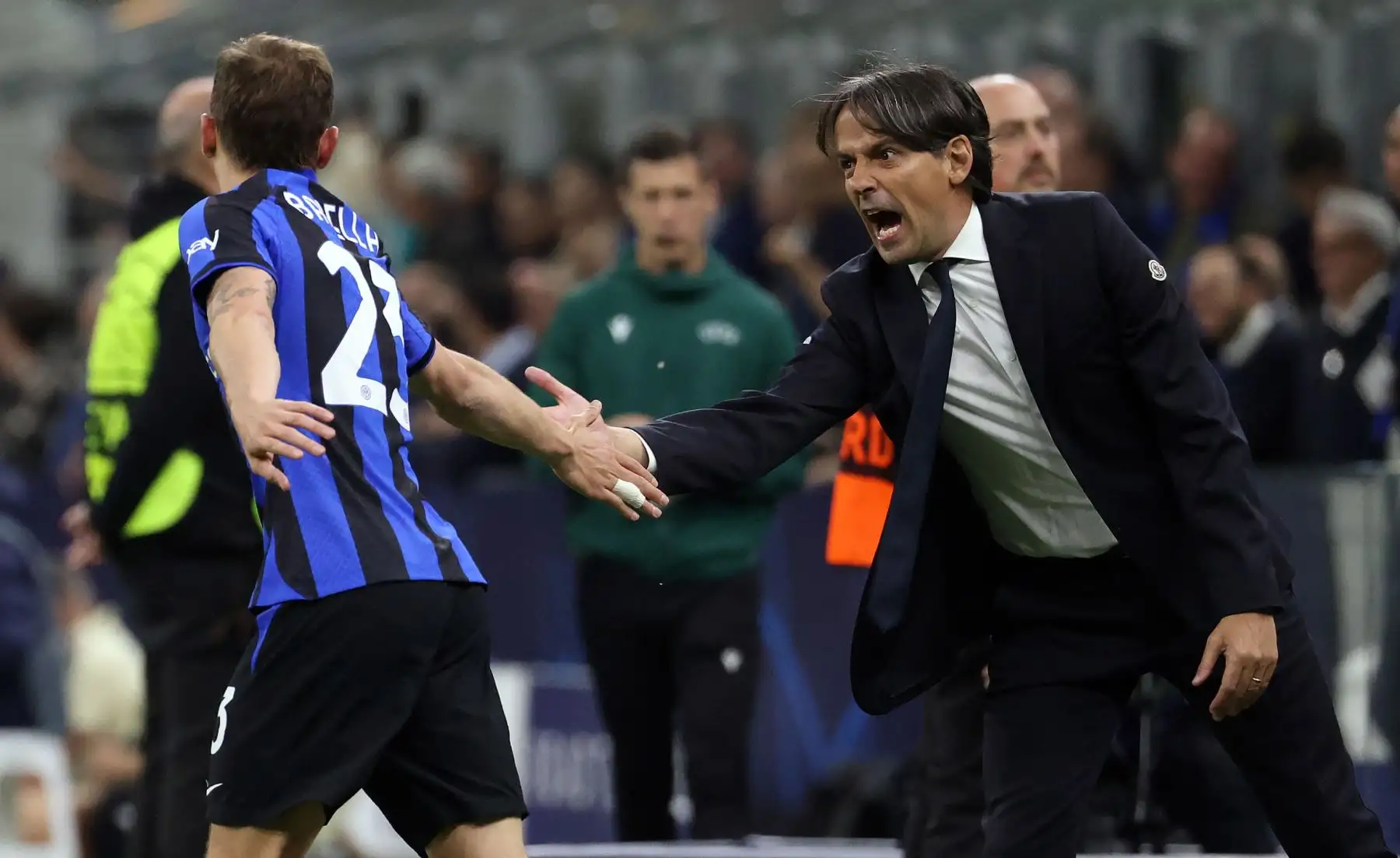 Nicolo Barella del Inter de Milán celebra con su entrenador Simone Inzaghi después de marcar el gol 1-0 durante el partido de vuelta de los cuartos de final de la Liga de Campeones de la UEFA entre el FC Inter de Milán y el SL Benfica, en Milán, Italia.
Foto: EFE