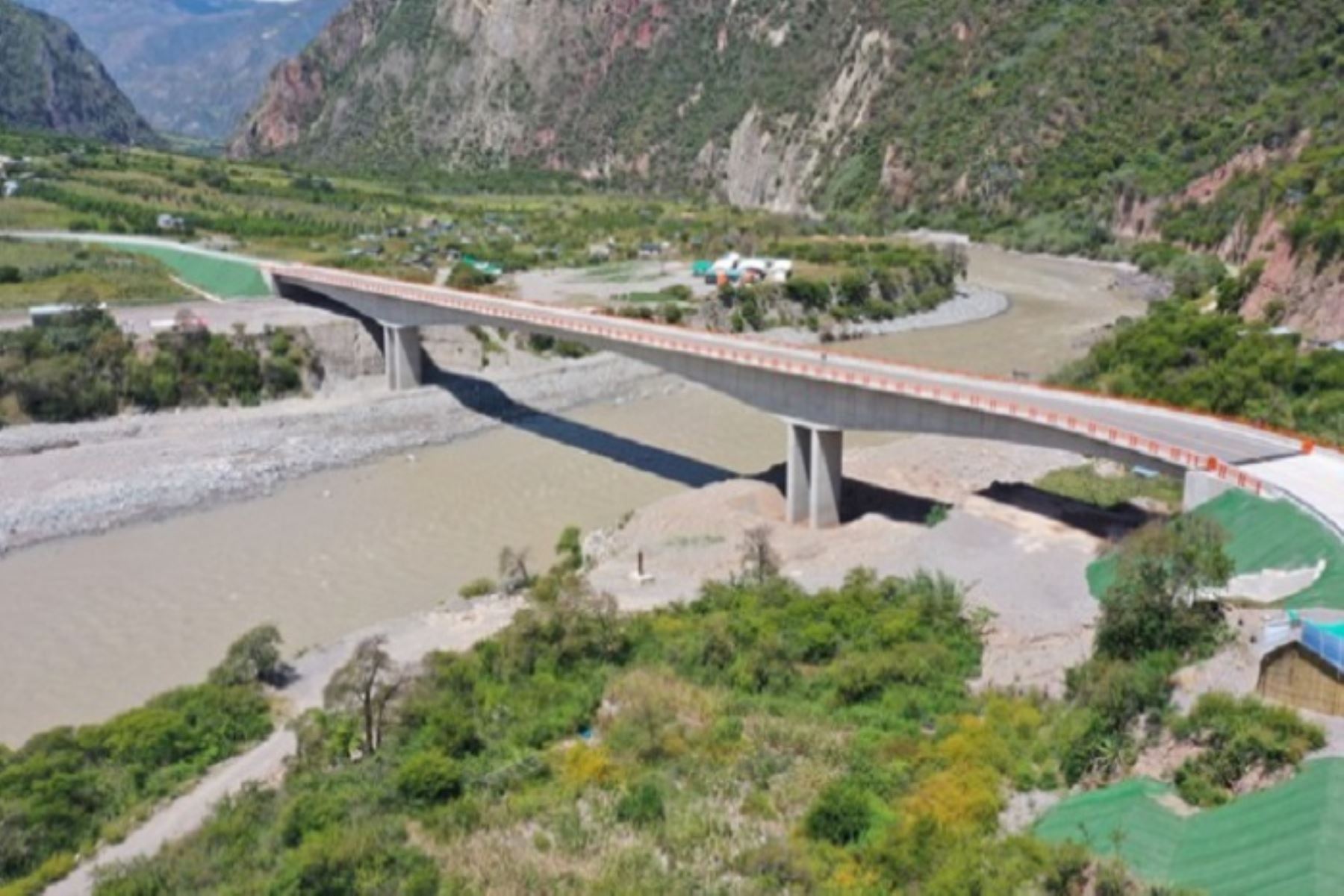 S/ 58 millones se invirtió en el puente interregional Pampas, de 280 metros de longitud.