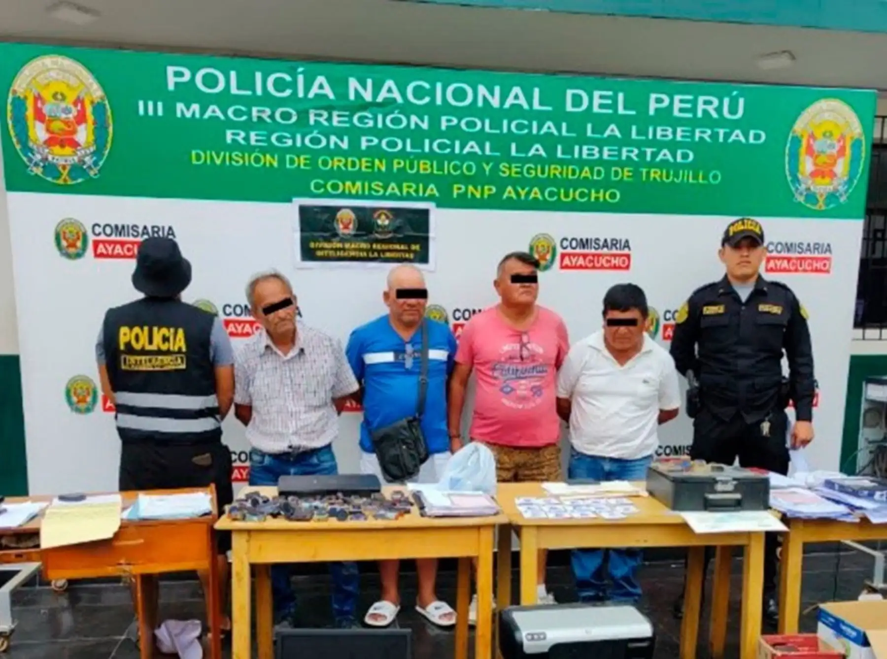 La banda criminal capturada en Trujillo se dedicaba a la falsificación de documentos de instituciones públicas y privadas, informó la Policía Nacional.