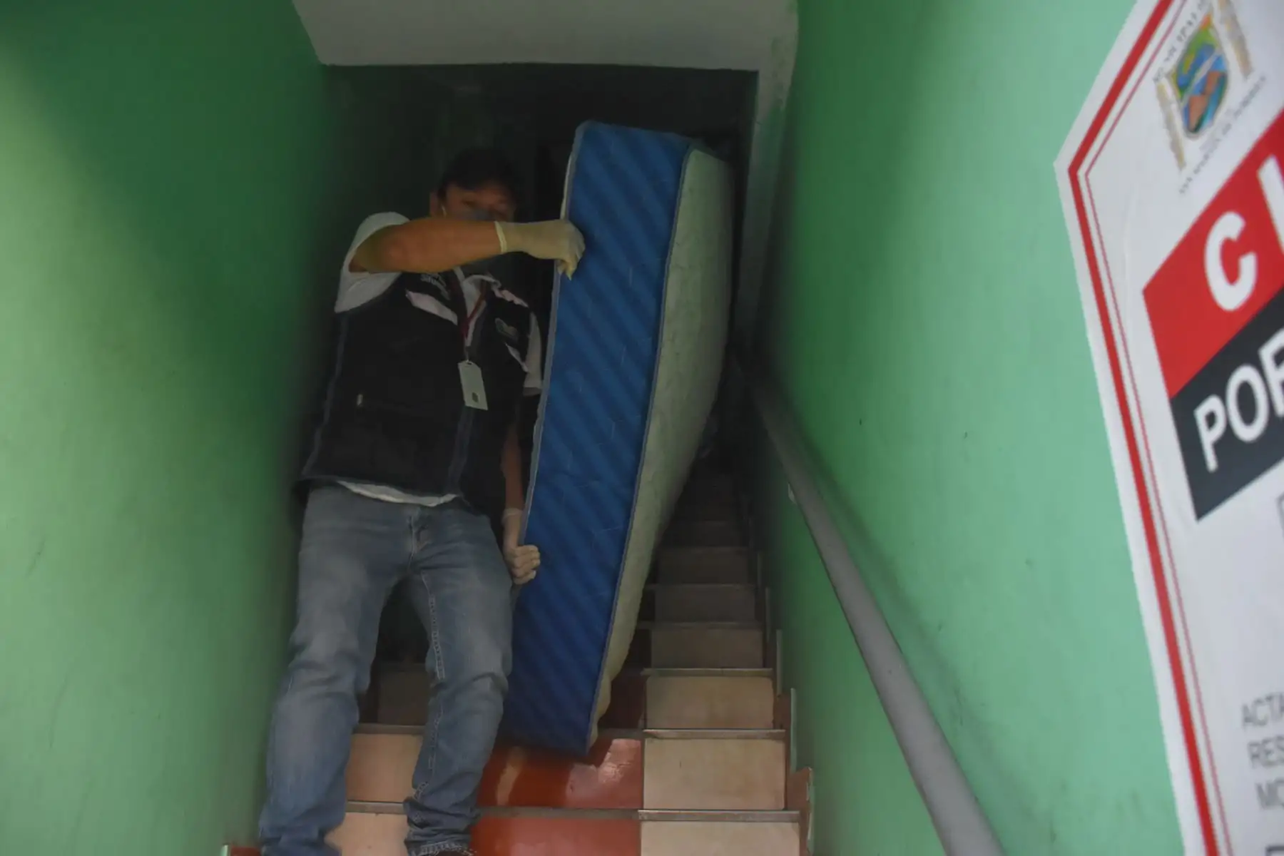 Personal municipal de las áreas de Fiscalización, Serenazgo y Salud, conjuntamente con la  Policía Nacional del Perú, realizó el  operativo de “alto impacto” para erradicar la prostitución clandestina y la trata de personas en el distrito de San Martín de Porres.
Foto: ANDINA/Muni SMP