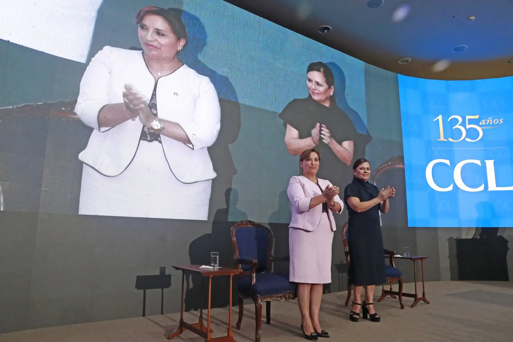La presidenta, Dina Boluarte, participa en la ceremonia por el 135.° aniversario de la Cámara de Comercio de Lima y Día del Comercio.
Foto: ANDINA/Presidencia Perú