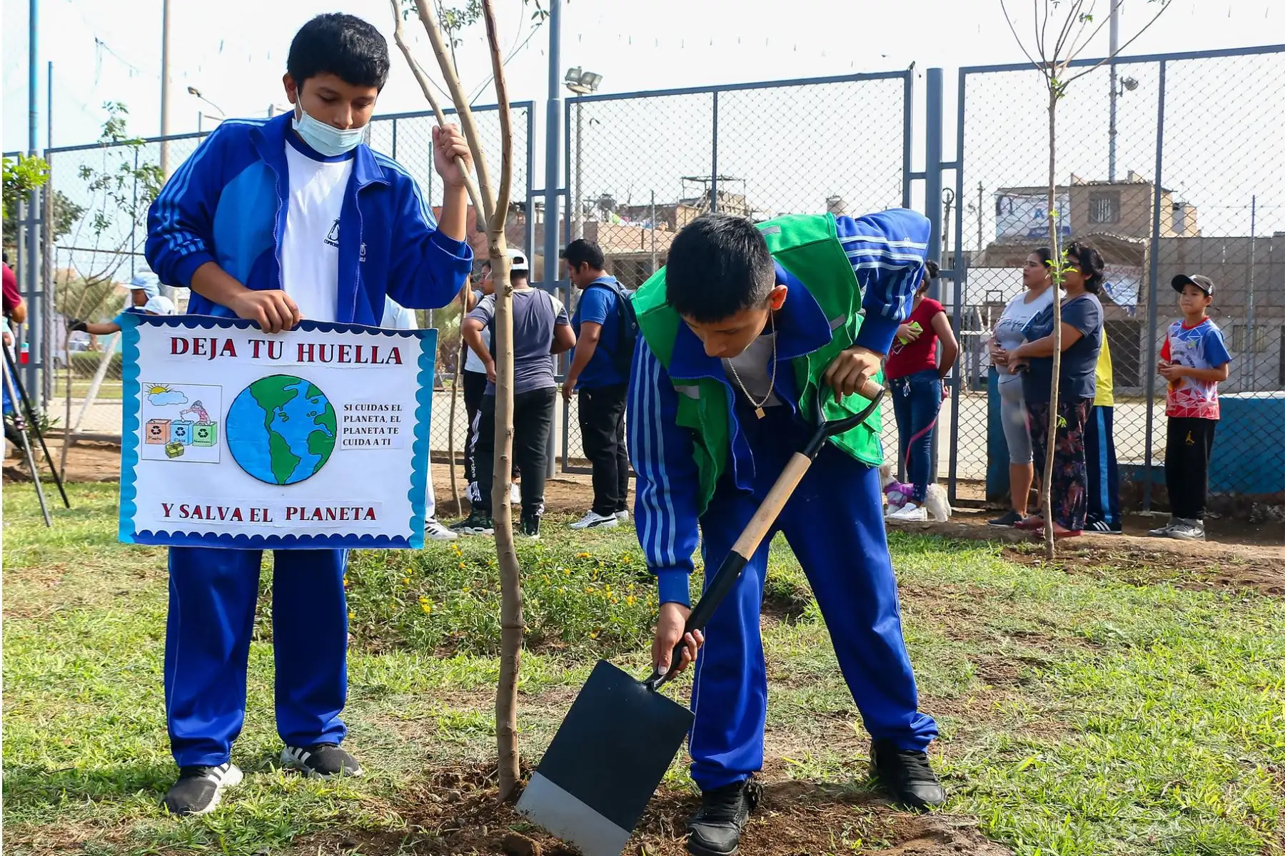 Hoy, viernes 21 de abril, se inició la Gran Cruzada Verde Nacional en Mi Perú y el Callao, donde se plantarán 1000 árboles, en el marco del Día Internacional de la Madre Tierra. Foto: ANDINA/Ministerio del Ambiente