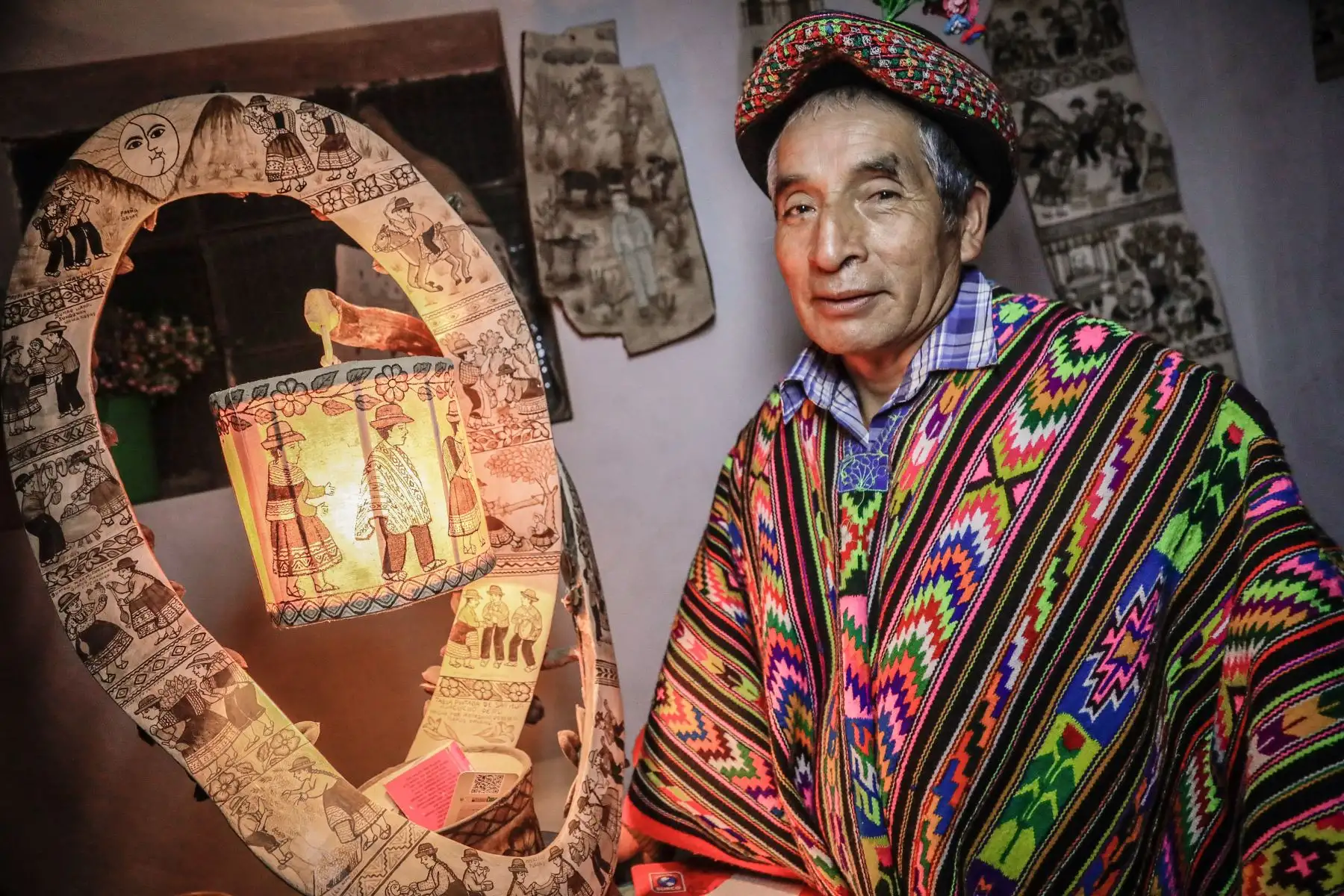 La comunidad de Sarhua, ubicada en Ayacucho, tiene motivos para celebrar, el Ministerio de Comercio Exterior y Turismo (Mincetur) la distinguió con el título de “Pueblo con Encanto”, un reconocimiento que impulsará el turismo en este importante pueblo de Ayacucho que destaca por su artesanía y cultura. Foto: ANDINA/Ministerio de Comercio Exterior y Turismo