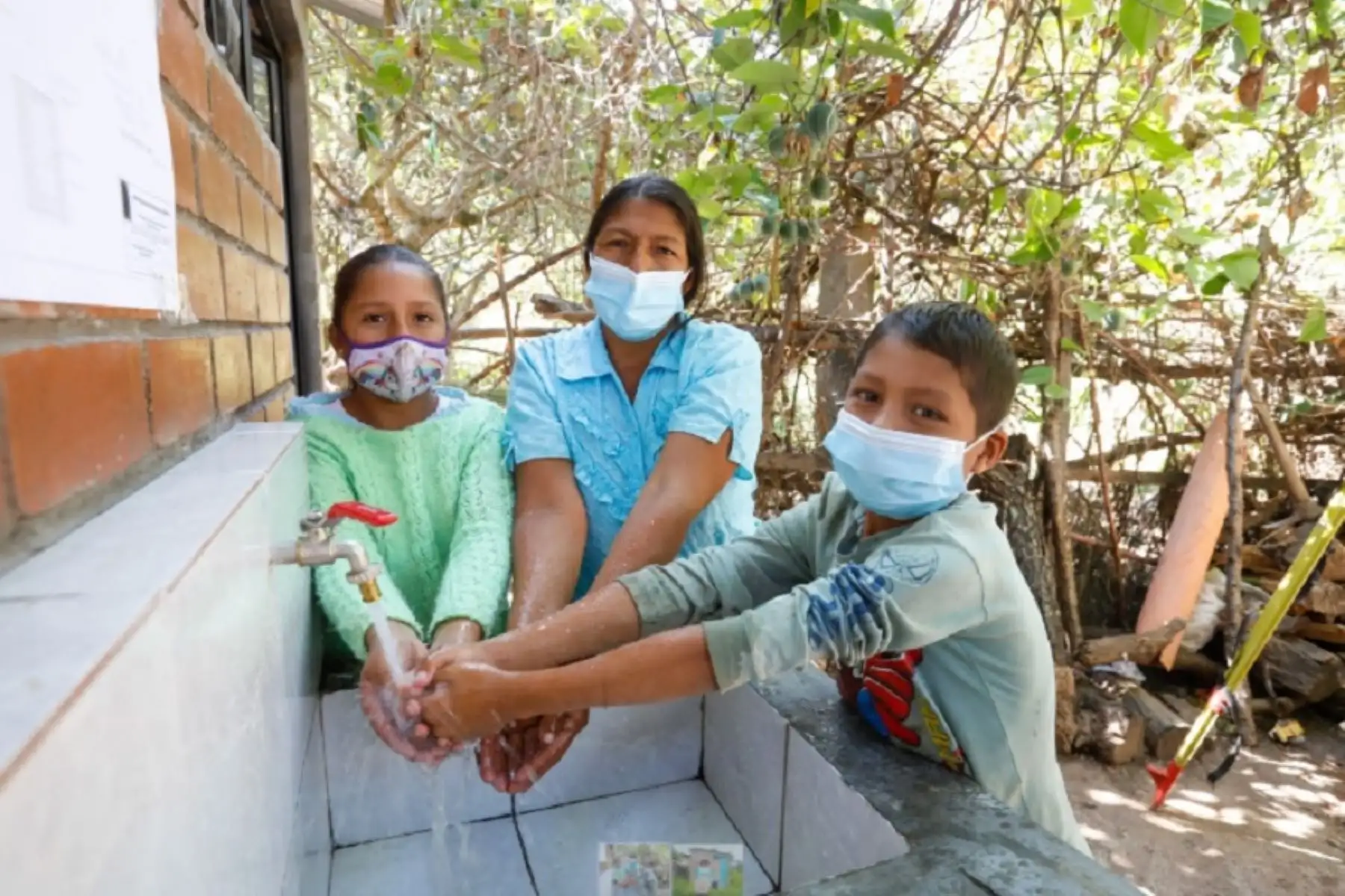Cerca de 4,000 ciudadanos de la región Ayacucho se beneficiaron con la ejecución de cuatro proyectos de agua potable y alcantarillado, financiados por el Ministerio de Vivienda, Construcción y Saneamiento.