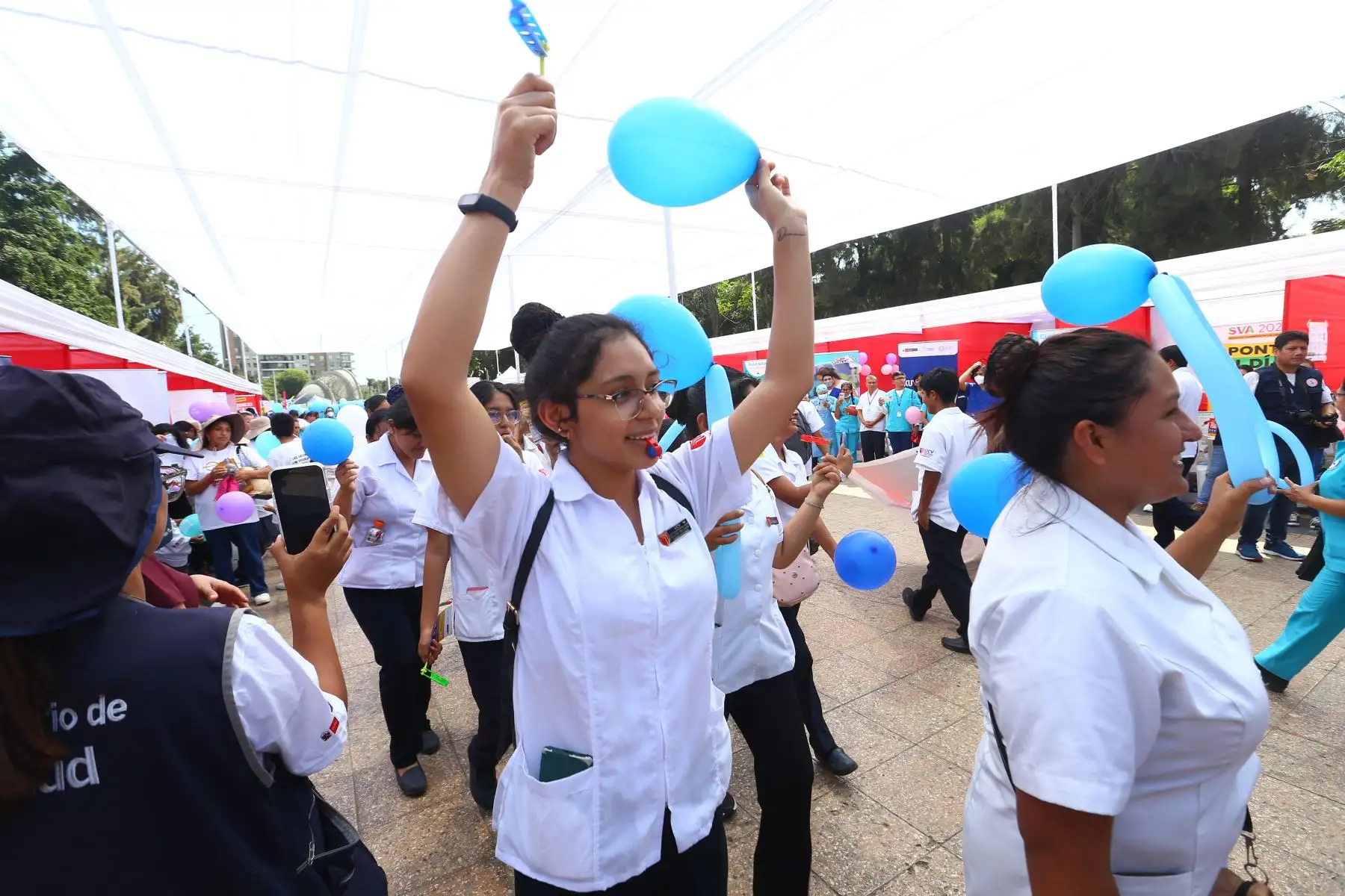 Inicia la Semana de la Vacunación en las Américas, que se desarrollará del 22 al 29 de abril en Lima y otras regiones, donde podrán completar todas sus vacunas y acceder a servicios de salud. Este año se tiene como meta vacunar a 330 000 niñas, niños y personas de diferentes edades de todo el país.
Foto: ANDINA/Eddy Ramos