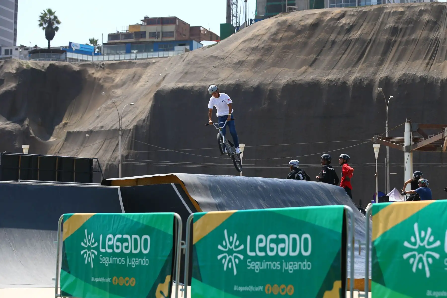 Legado abre nuevamente sus puertas a la comunidad, con el FestiLegado que regresa a la sede Legado Costa Verde, en San Miguel. Se trata de un festival deportivo y recreativo gratuito para toda la familia.

Foto: ANDINA/Eddy Ramos