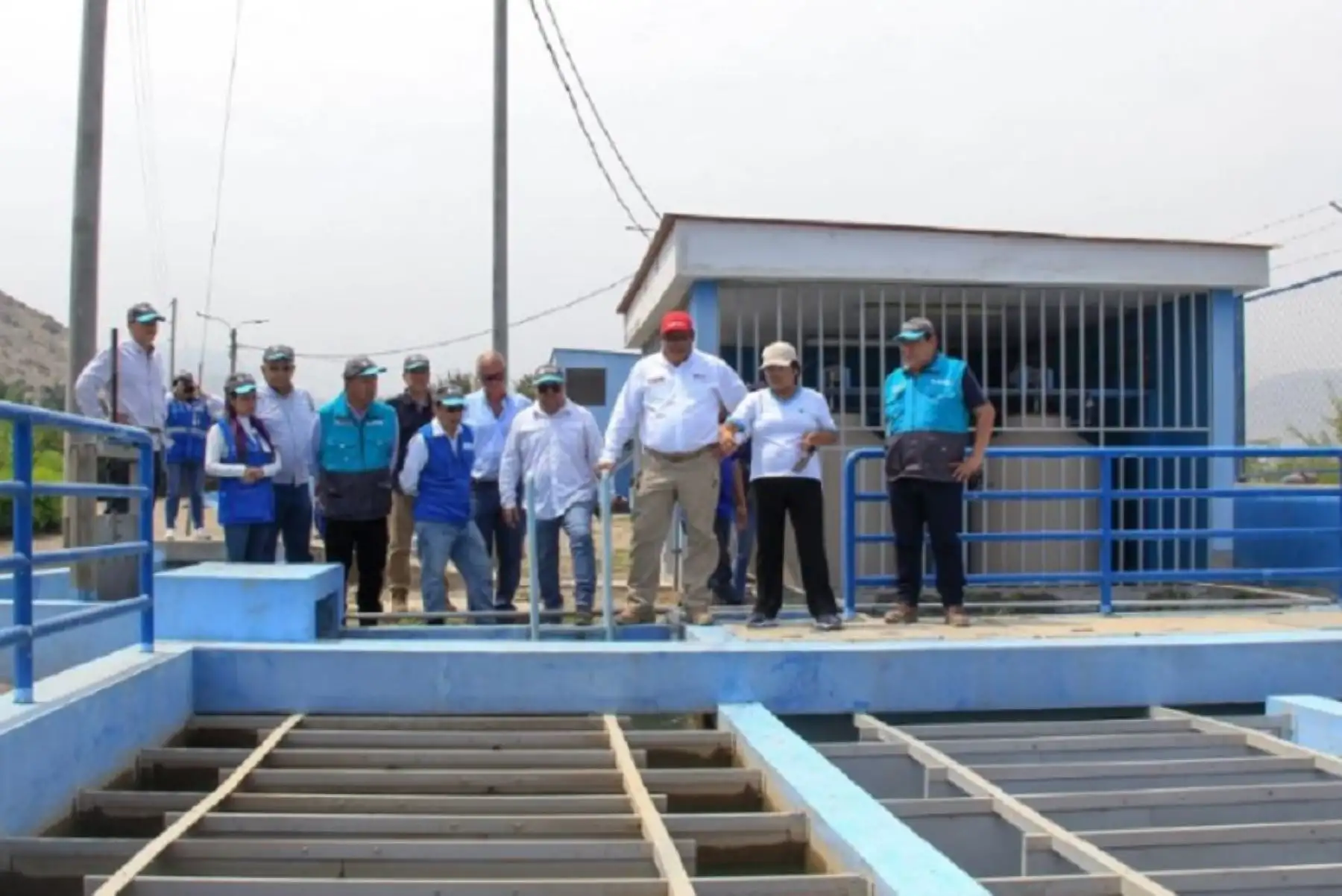 Tras superar los inconvenientes en la captación del recurso hídrico generados por la crecida del río San Juan a causa de las intensas lluvias producidas en las zonas altas, las Galerías Filtrantes de Minaqueros y la Planta de Tratamiento de Agua Potable (PTAP) Portachuelo, operadas por la EPS Semapach, han vuelto a funcionar al 100 % en captación del recurso hídrico y en producción del líquido vital, respectivamente, en favor de la provincia iqueña de Chincha.