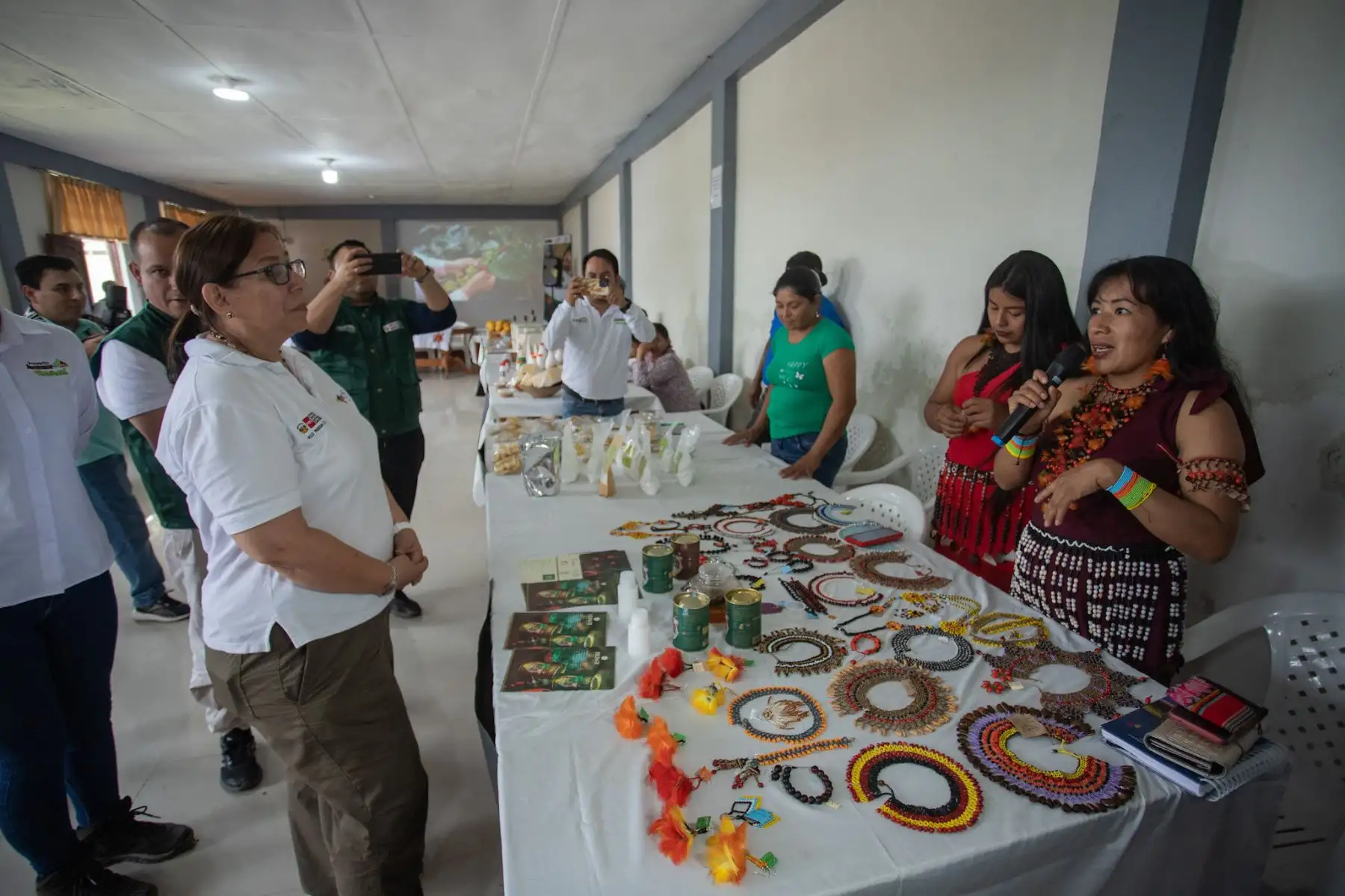 Para impulsar a los pequeños productores de la selva y conquistar nuevos mercados, la ministra de Desarrollo Agrario y Riego, Nelly Paredes, manifestó que solo en la región San Martín se invirtió S/ 60.8 millones, en el financiamiento de planes de negocio para beneficiar a más de 9 mil agricultores organizados. Foto: ANDINA/Ministerio de Desarrollo Agrario y Riego