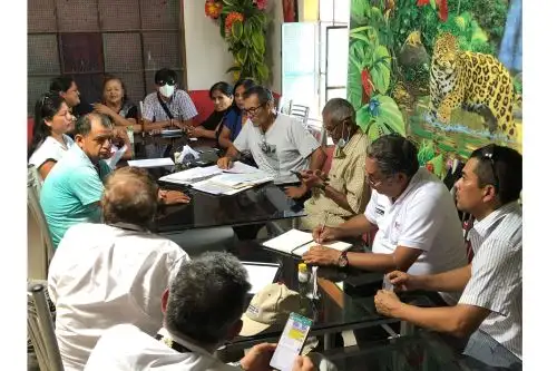 Reunión del ministro Óscar Vera con pobladores de El Alto, en Talara, Piura. ANDINA/difusión.